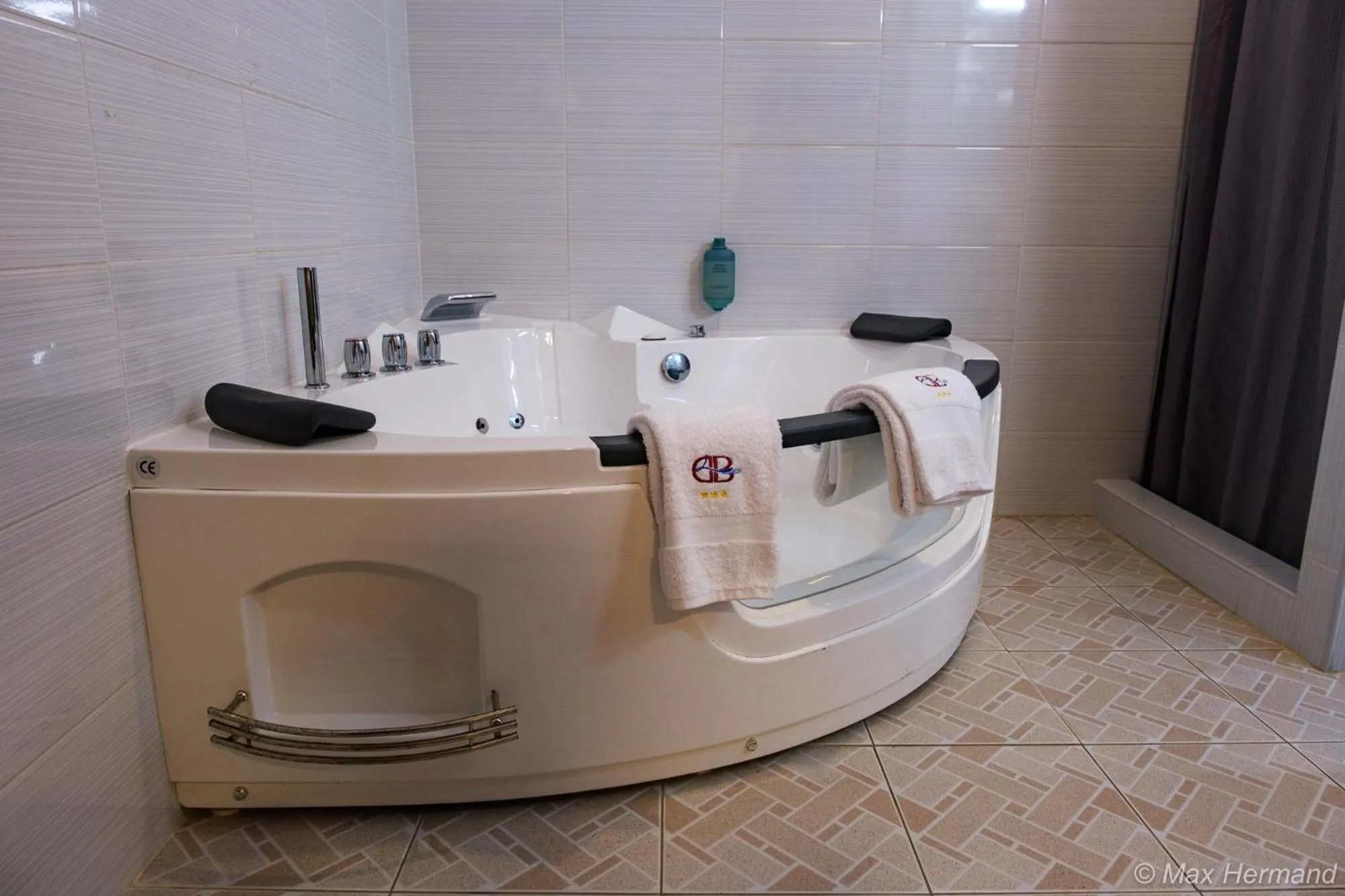 Hot Tub in Domaine du lac bleu