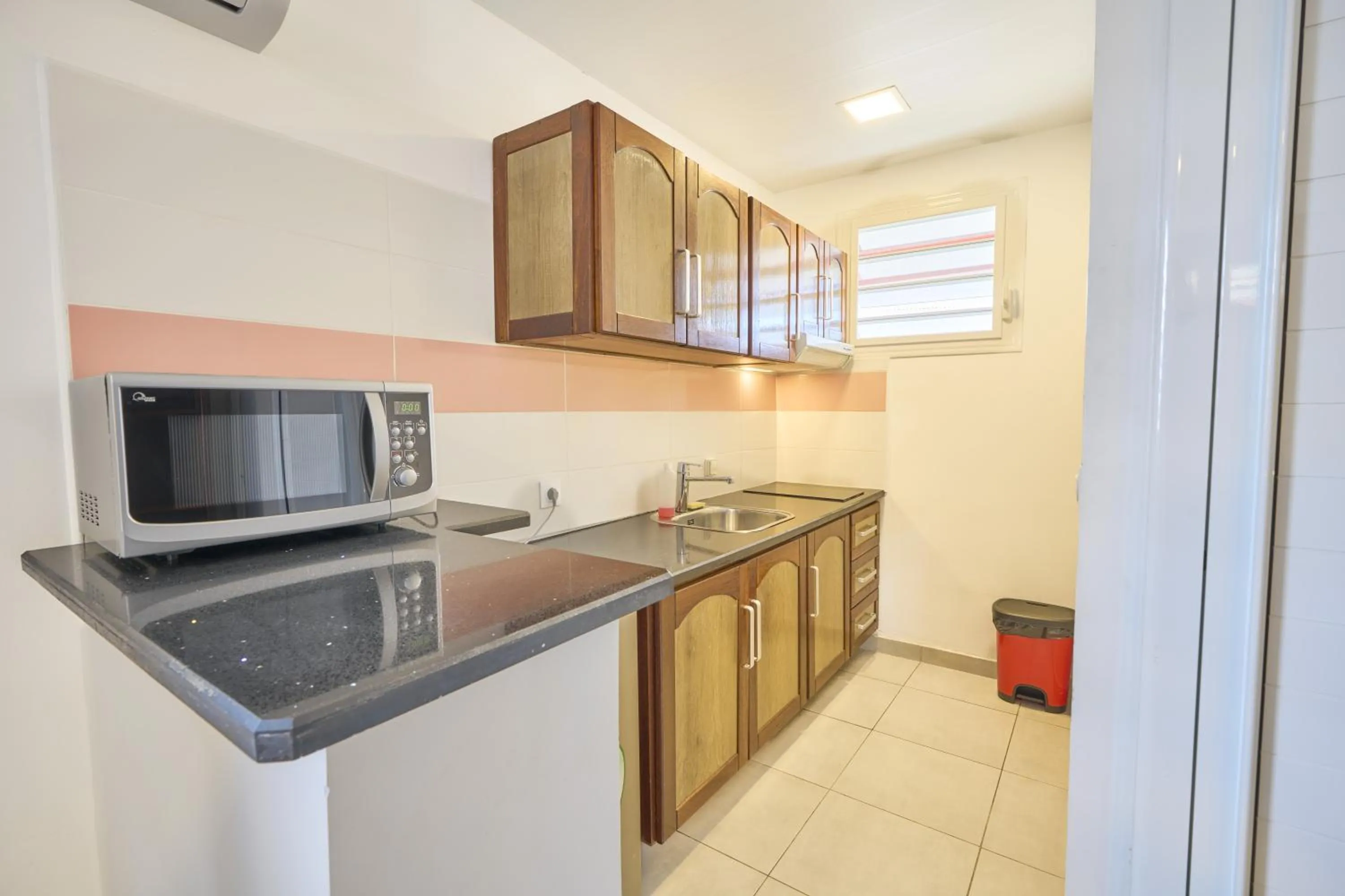 Kitchen or kitchenette in Domaine du lac bleu