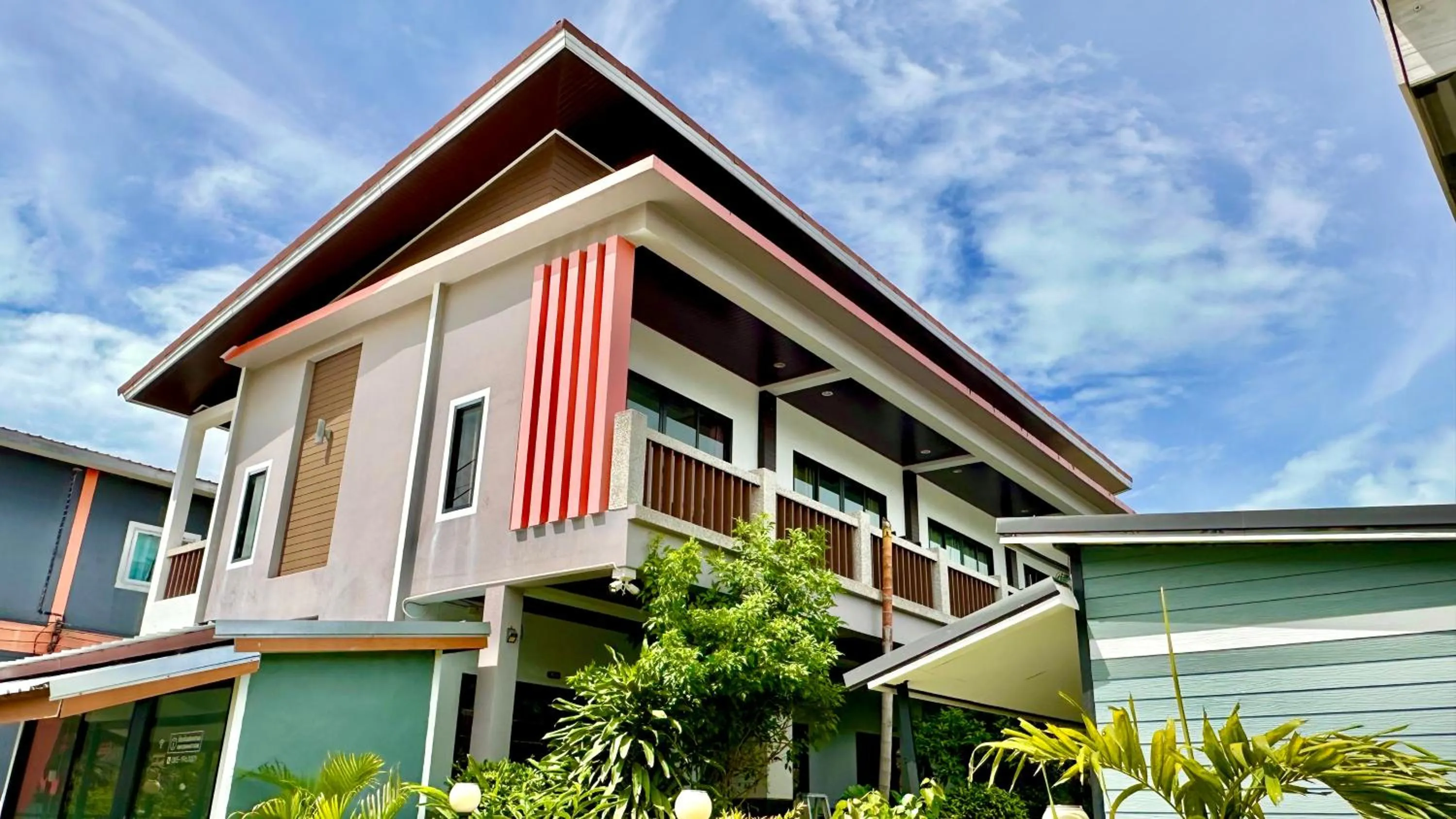 Property building in Phongphiphat Lanta Mansion