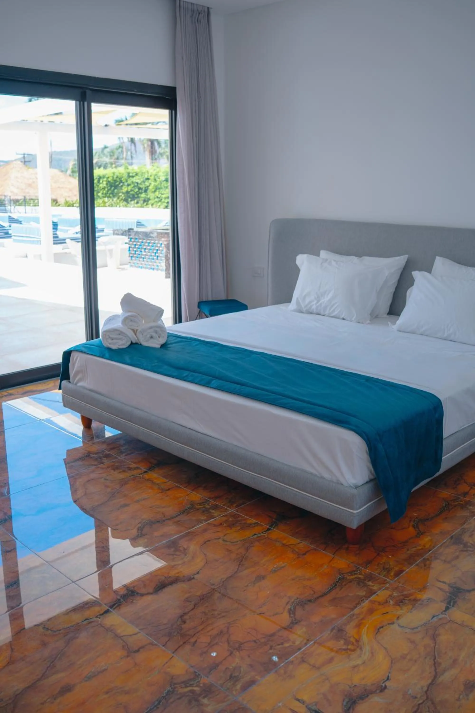Villa Santorini Boutique & Hotel