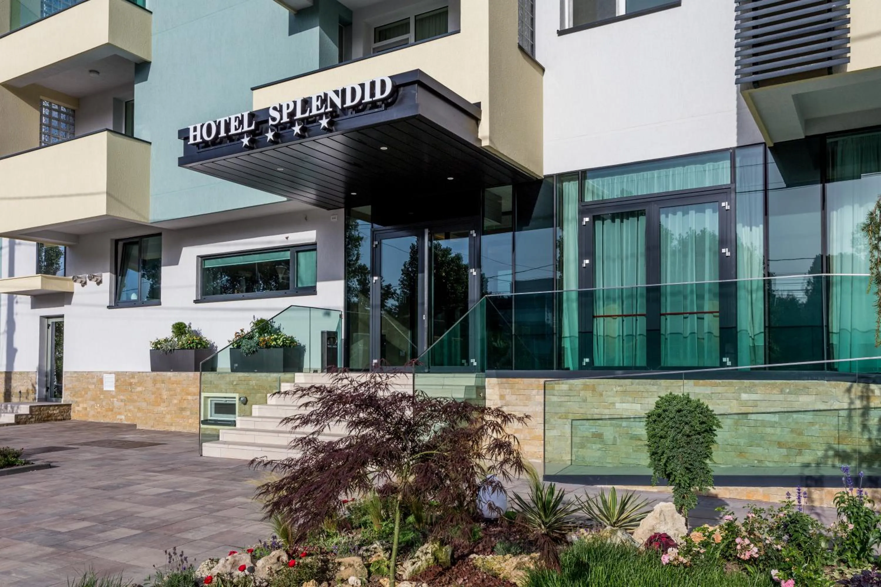 Facade/entrance in New Splendid Hotel & Spa - Adults Only (+16)