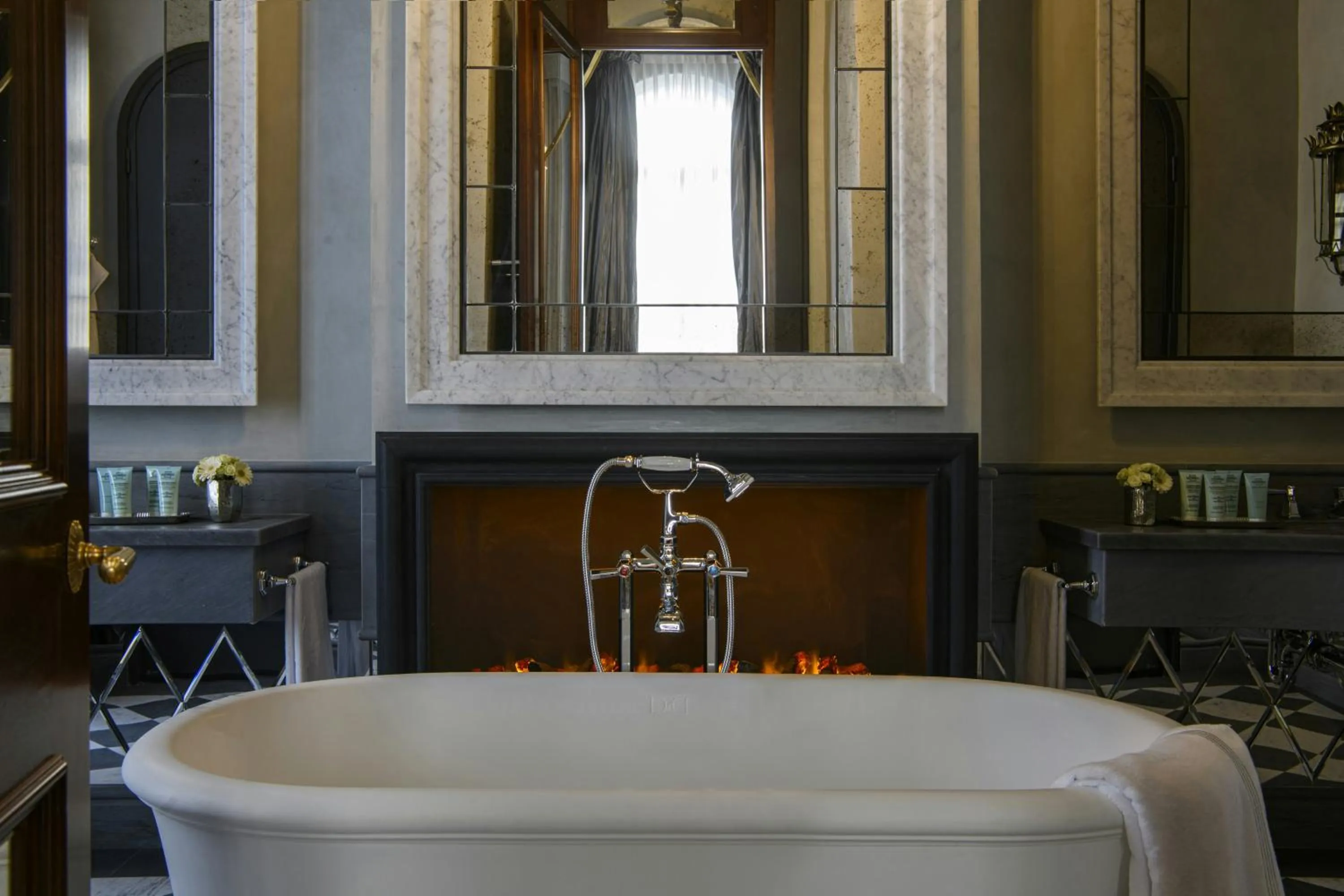 Bathroom in Helvetia&Bristol Firenze – Starhotels Collezione