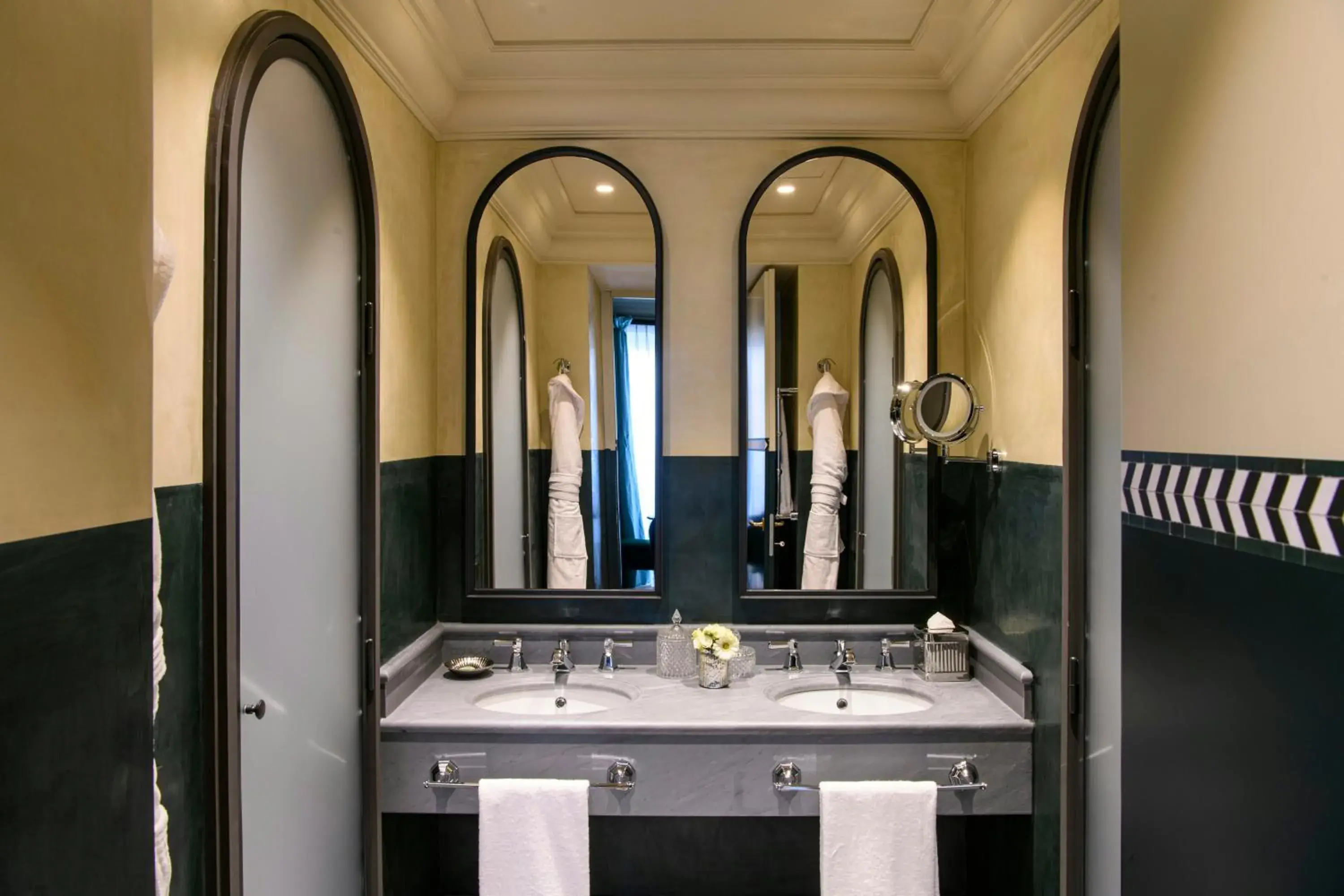 Bathroom in Helvetia&Bristol Firenze – Starhotels Collezione Bathroom in Helvetia&Bristol Firenze – Starhotels Collezione