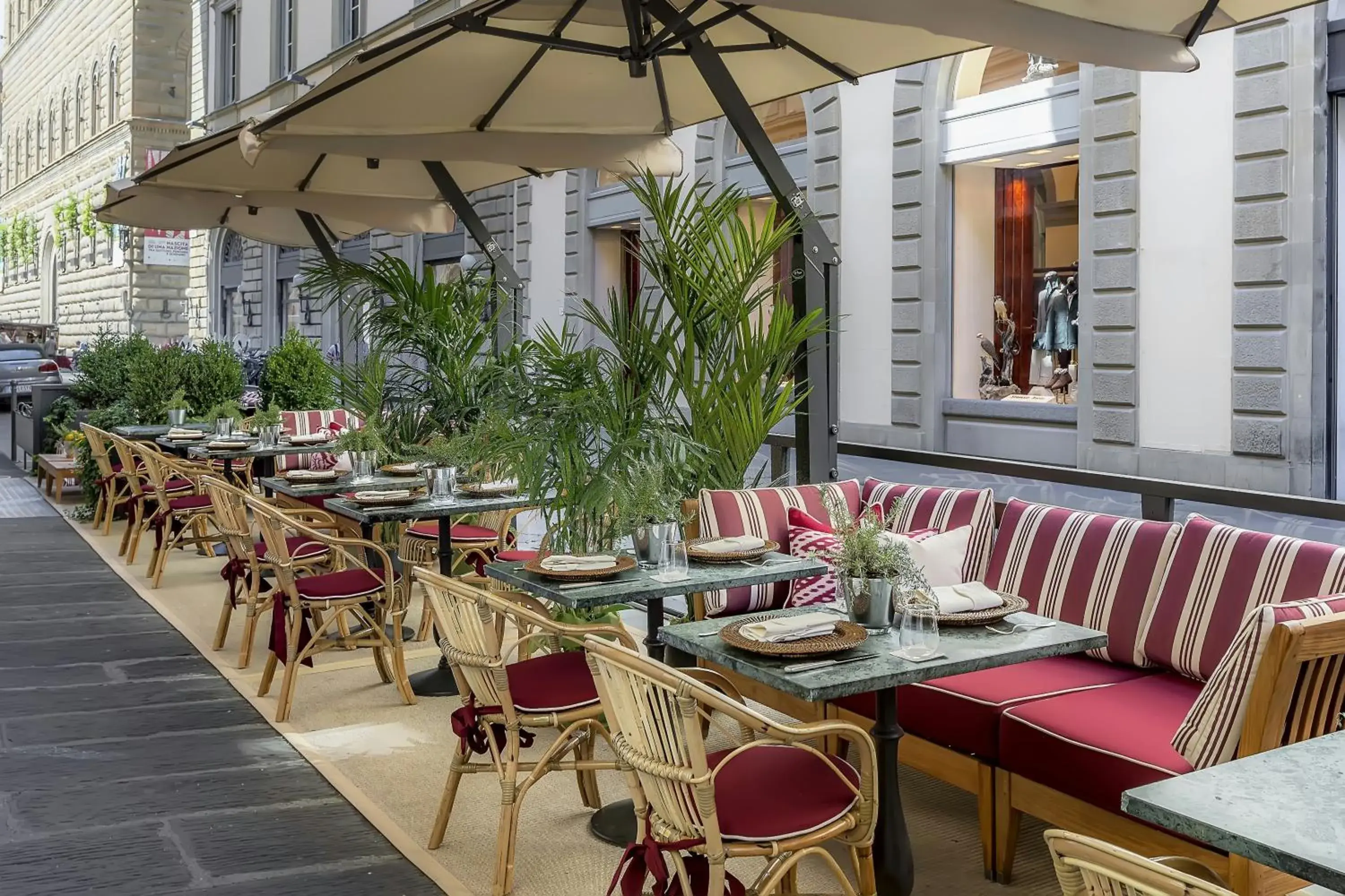 Lounge or bar in Helvetia&Bristol Firenze – Starhotels Collezione Lounge or bar in Helvetia&Bristol Firenze – Starhotels Collezione