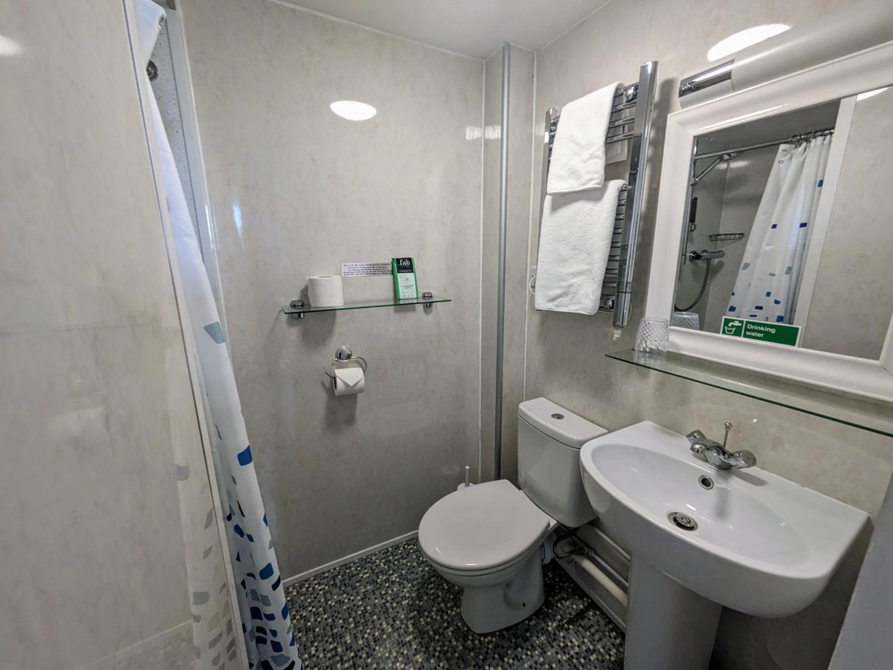 Shower in The Havelock