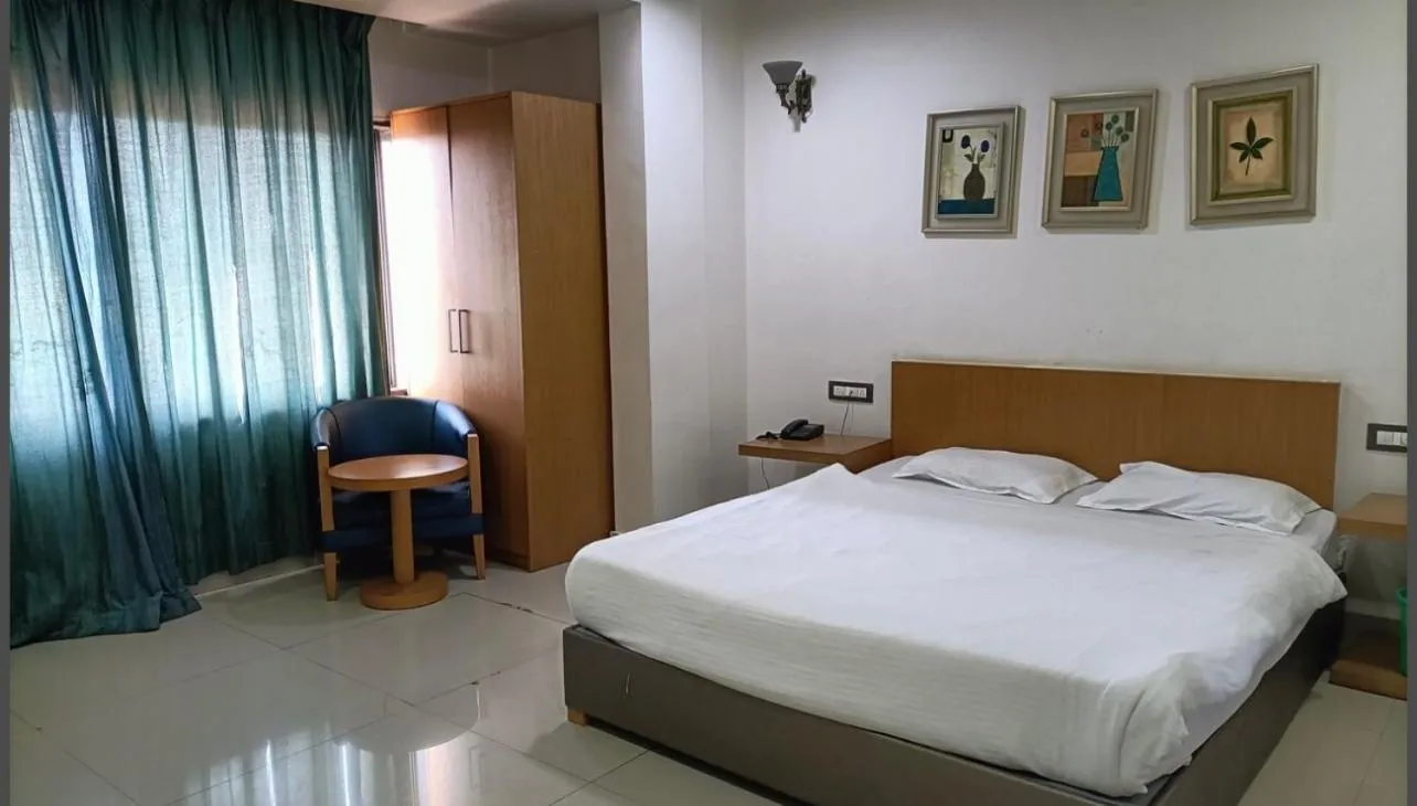 Deluxe Room in Hotel Kasturi International