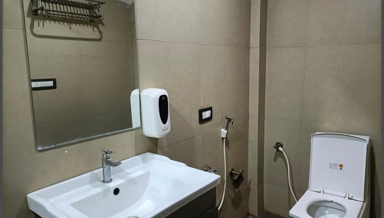 Deluxe Room in Hotel Kasturi International