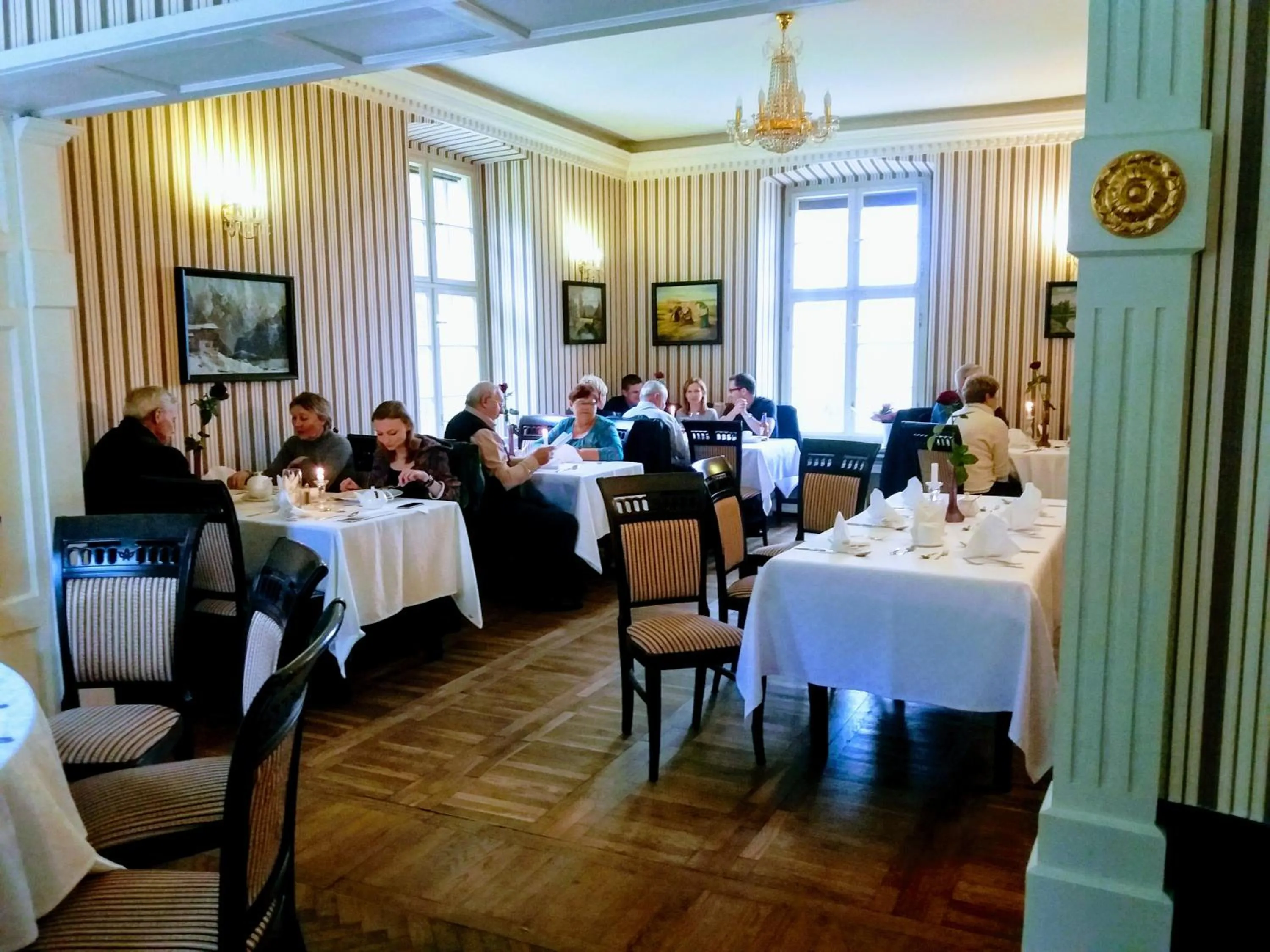 Restaurant/places to eat in Pałac Bażantarnia