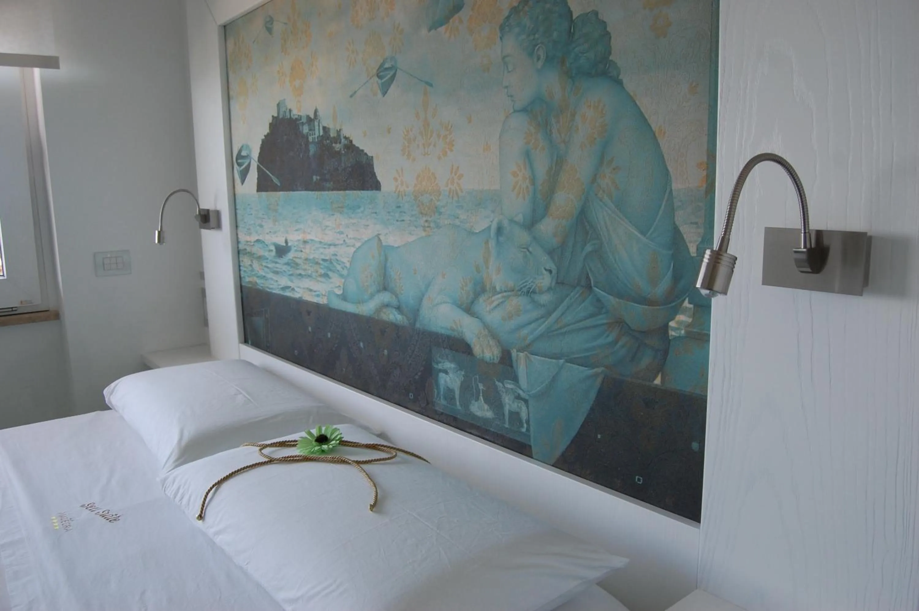 Decorative detail, Bed in La Madegra Seasuite