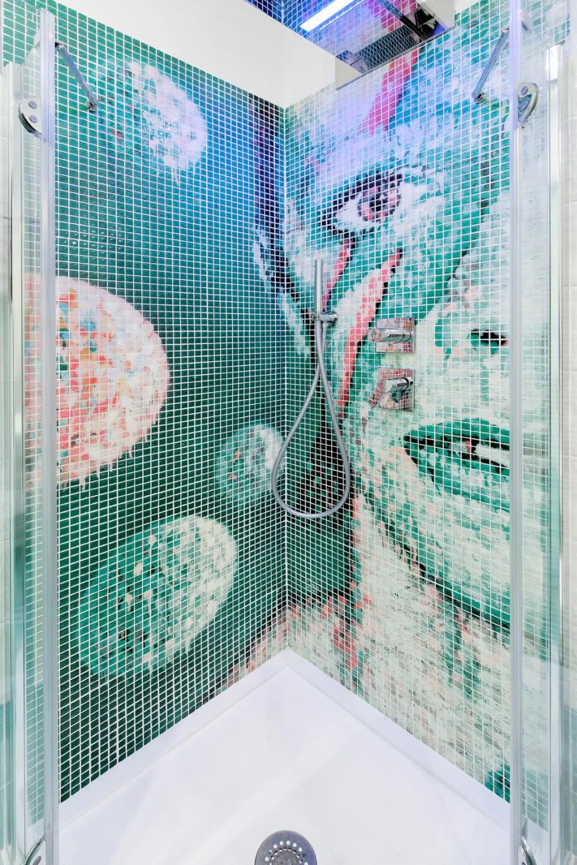 Shower in La Madegra Seasuite