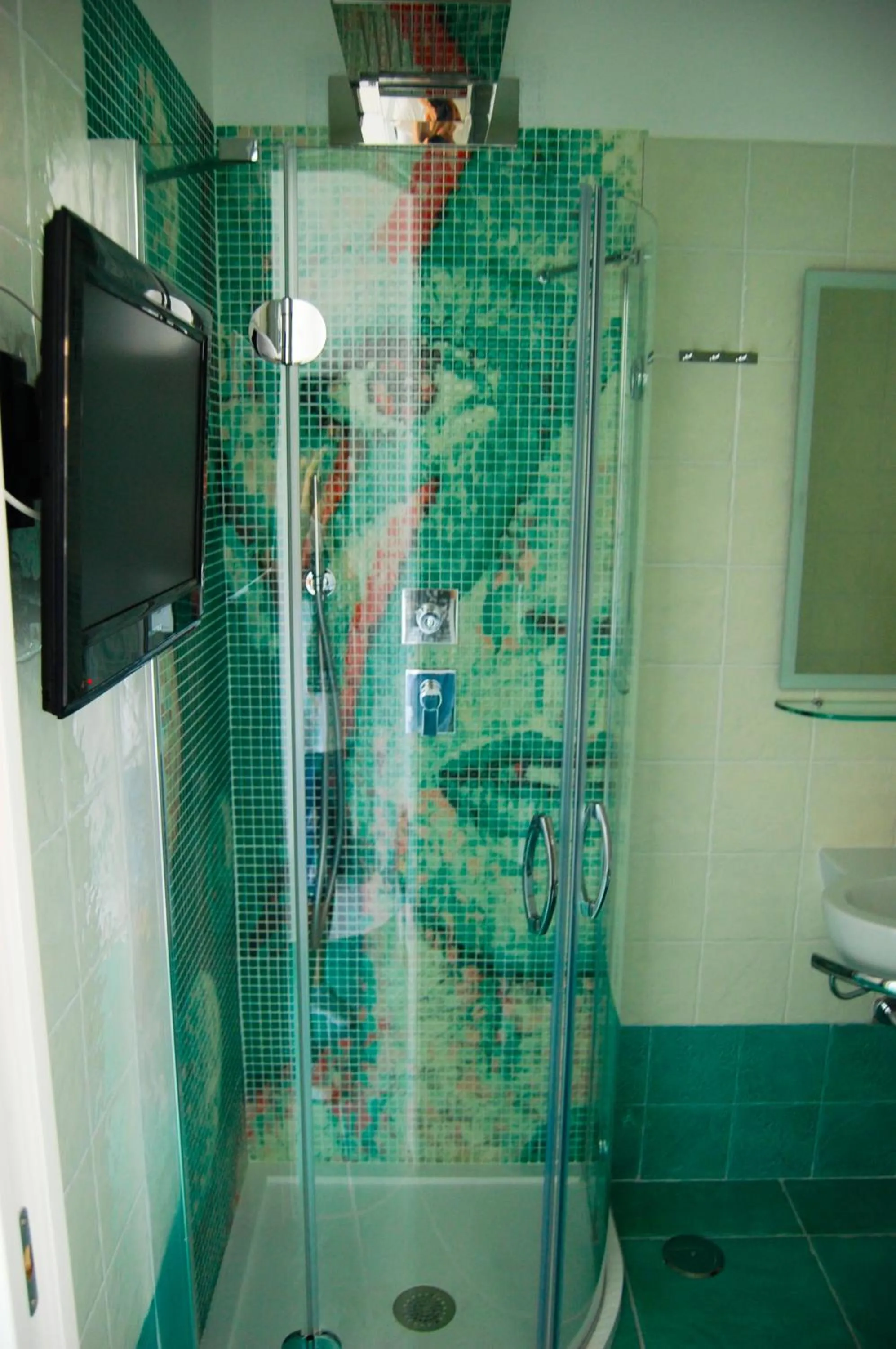 Shower in La Madegra Seasuite