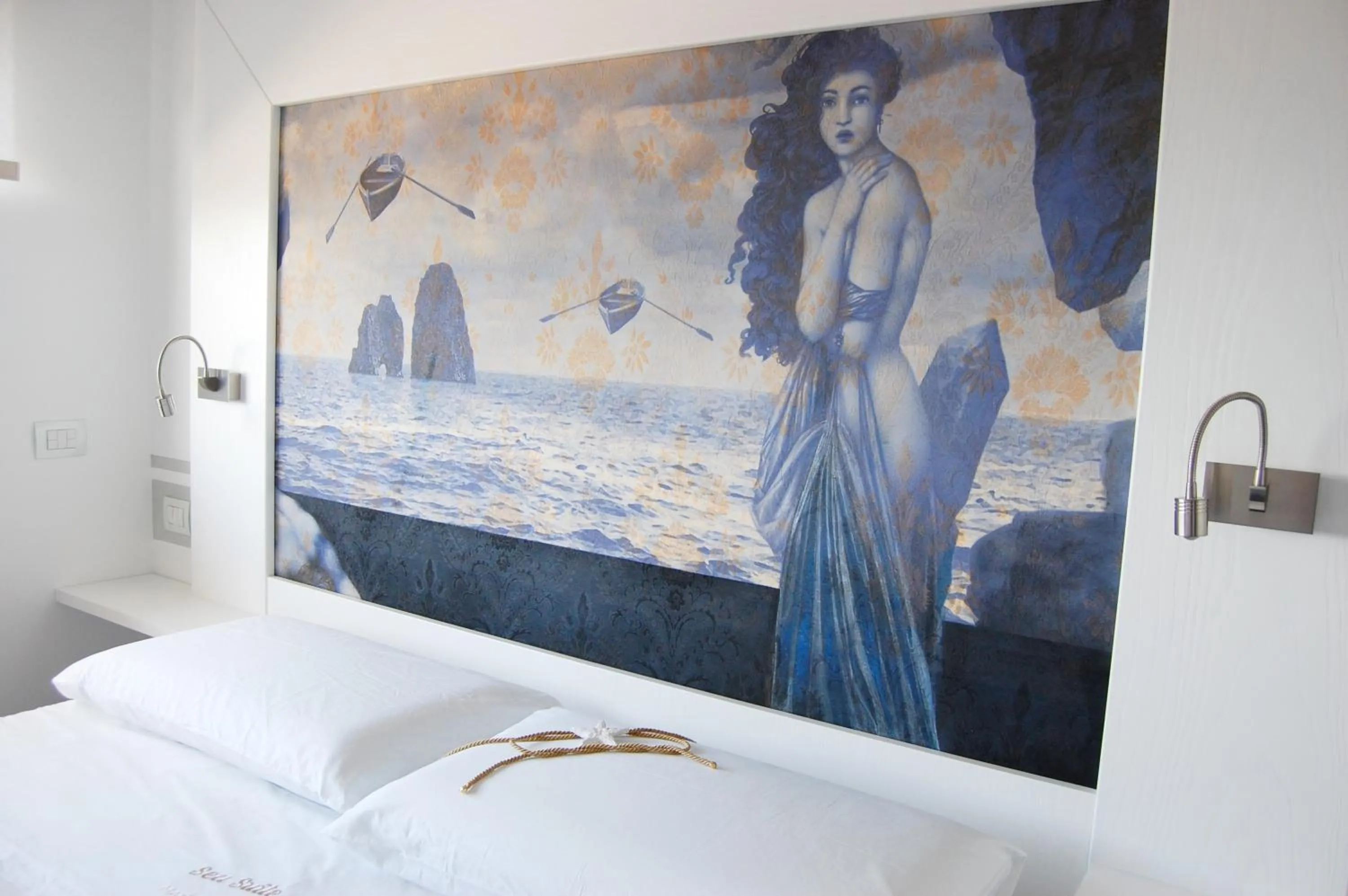 Decorative detail, Bed in La Madegra Seasuite