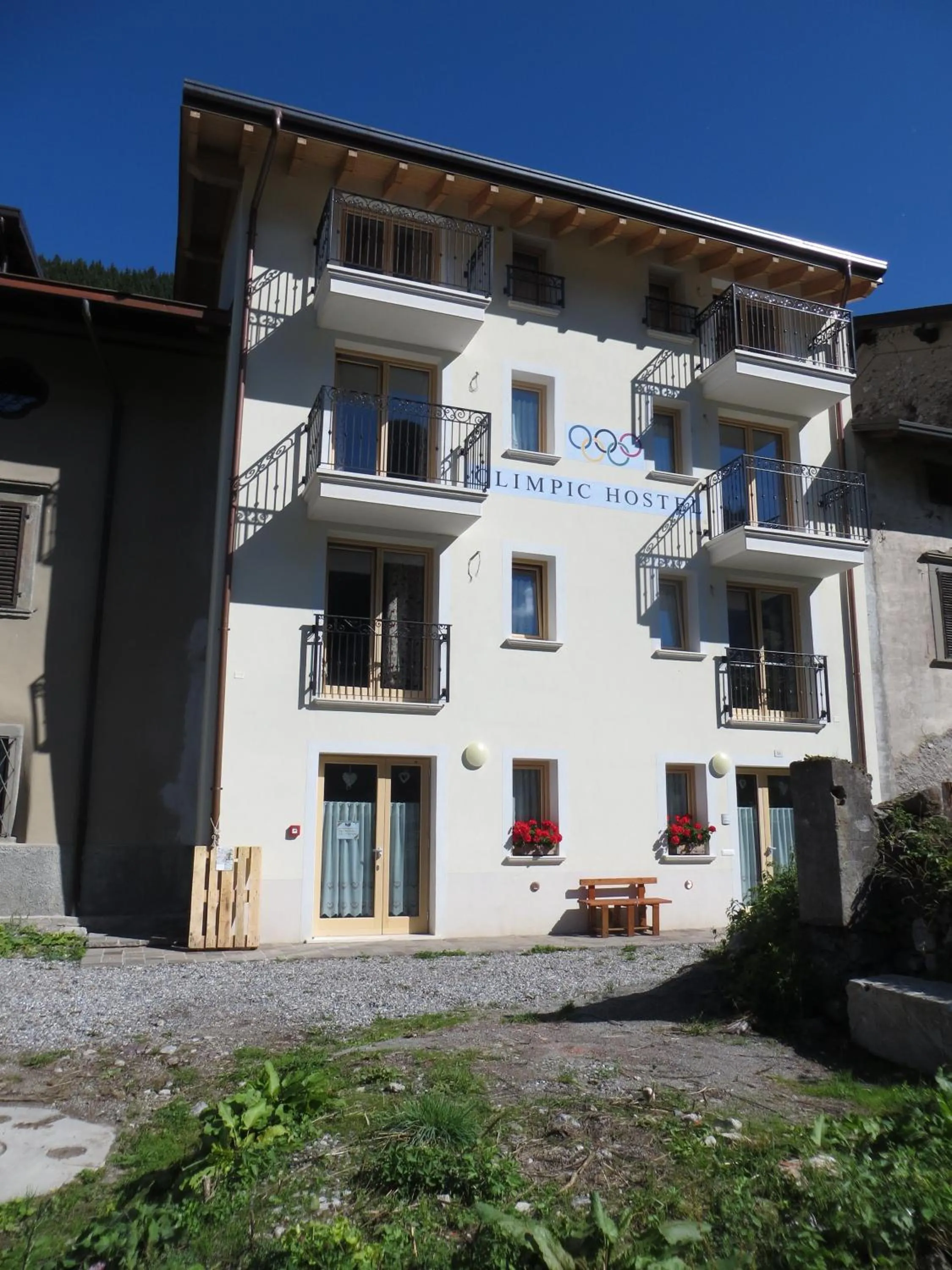 Facade/entrance in Olimpic Hostel
