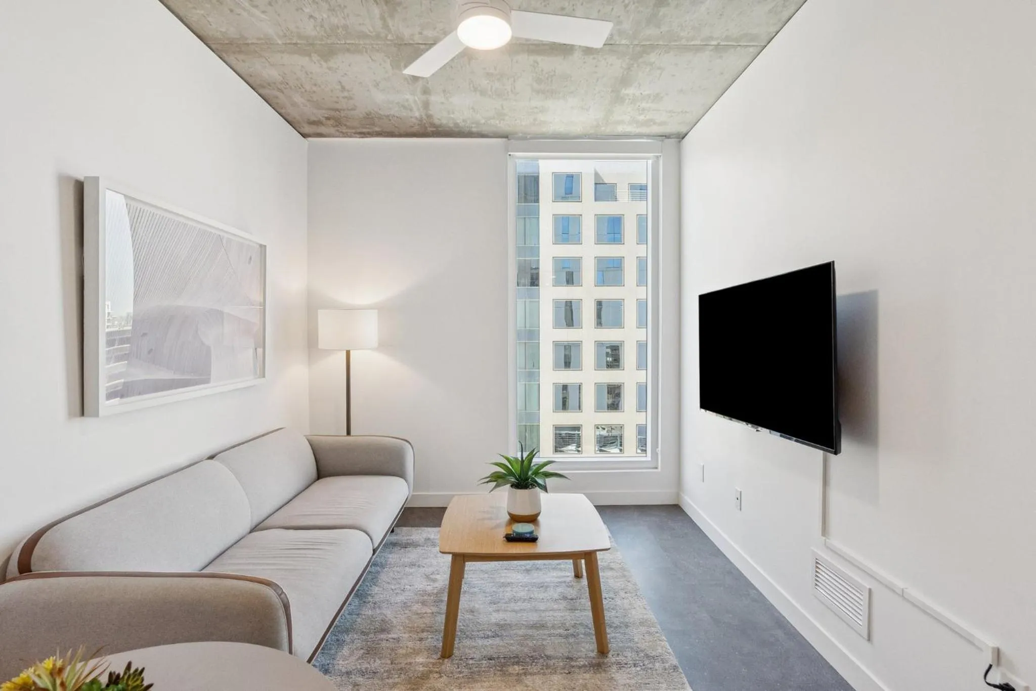 TV and multimedia in Placemakr Downtown Phoenix