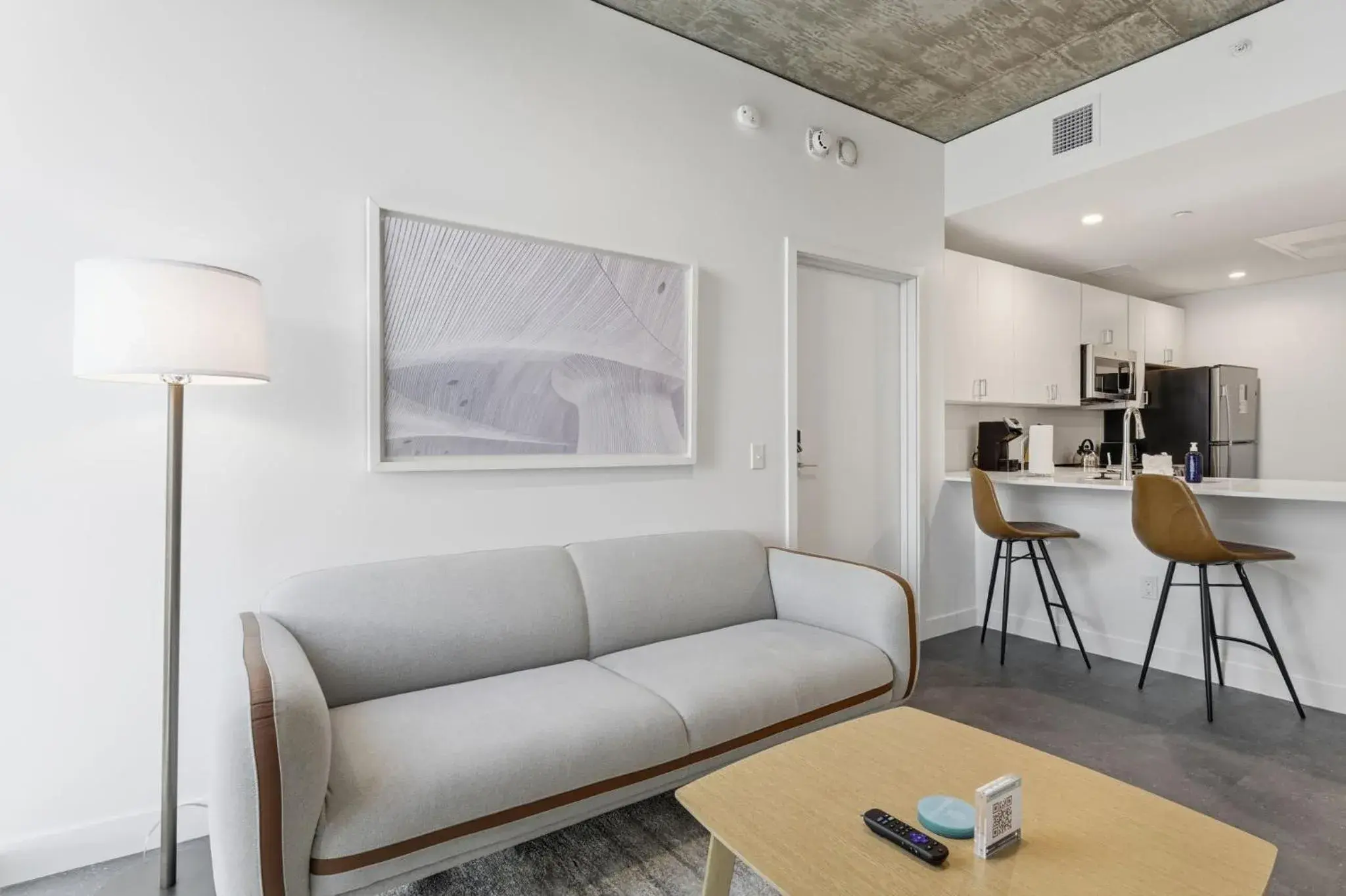 Deluxe One-Bedroom Apartment in Placemakr Downtown Phoenix Deluxe One-Bedroom Apartment in Placemakr Downtown Phoenix