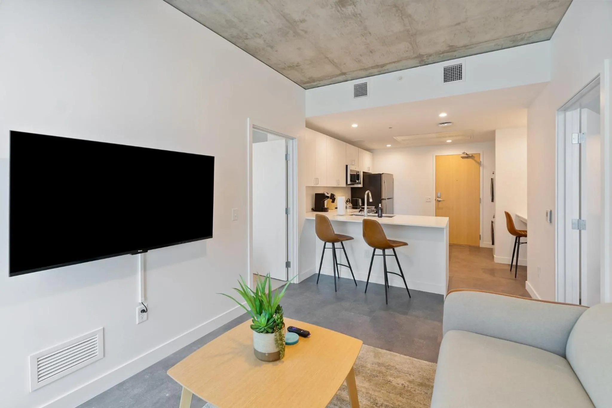 Kitchen or kitchenette in Placemakr Downtown Phoenix