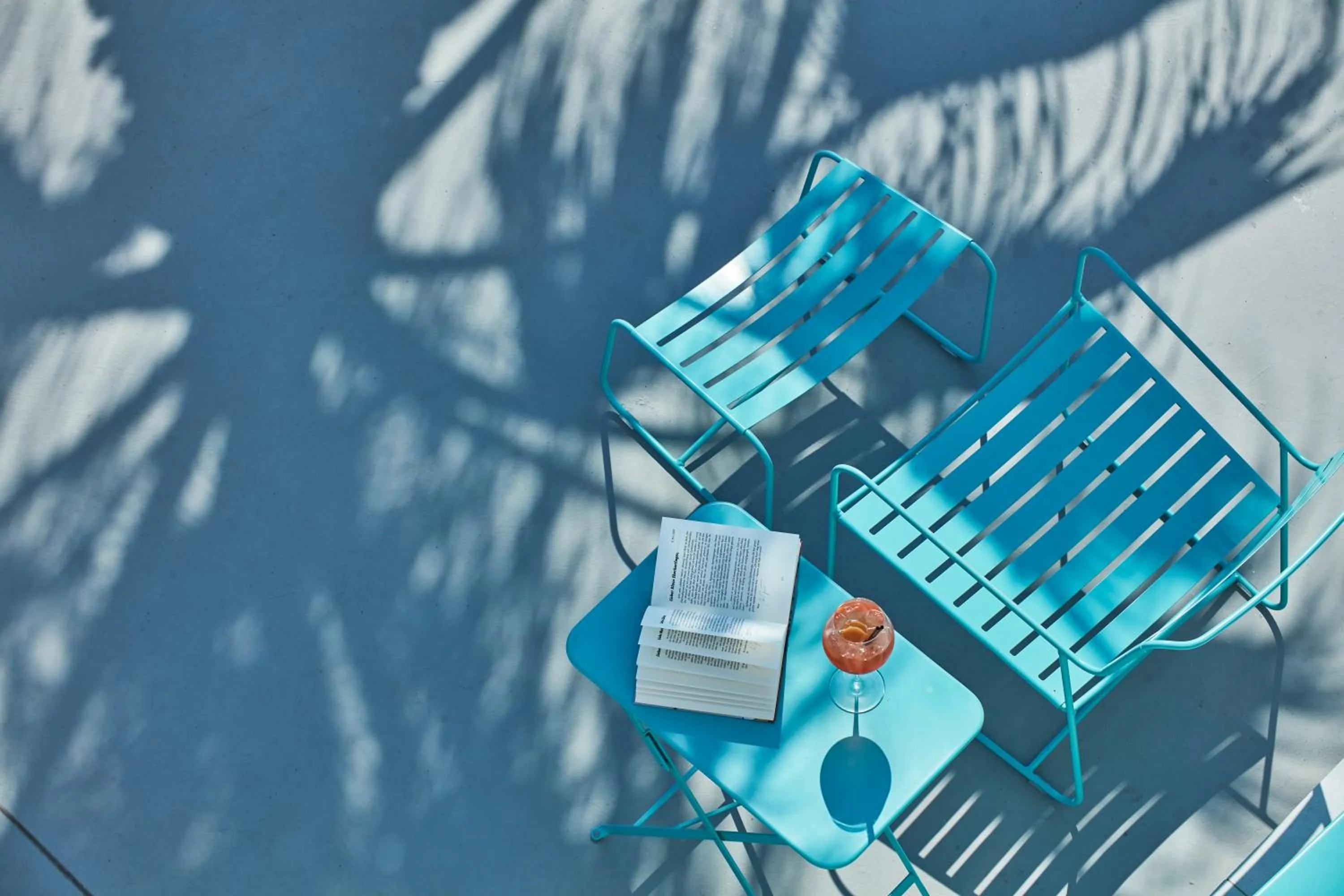 Lounge or bar in Aqua Blue Beach Hotel