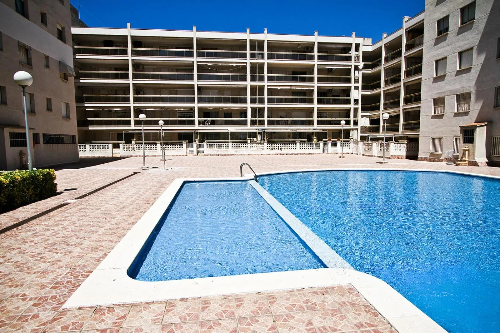 Swimming pool in Cala Dorada 1 Planetcostadorada