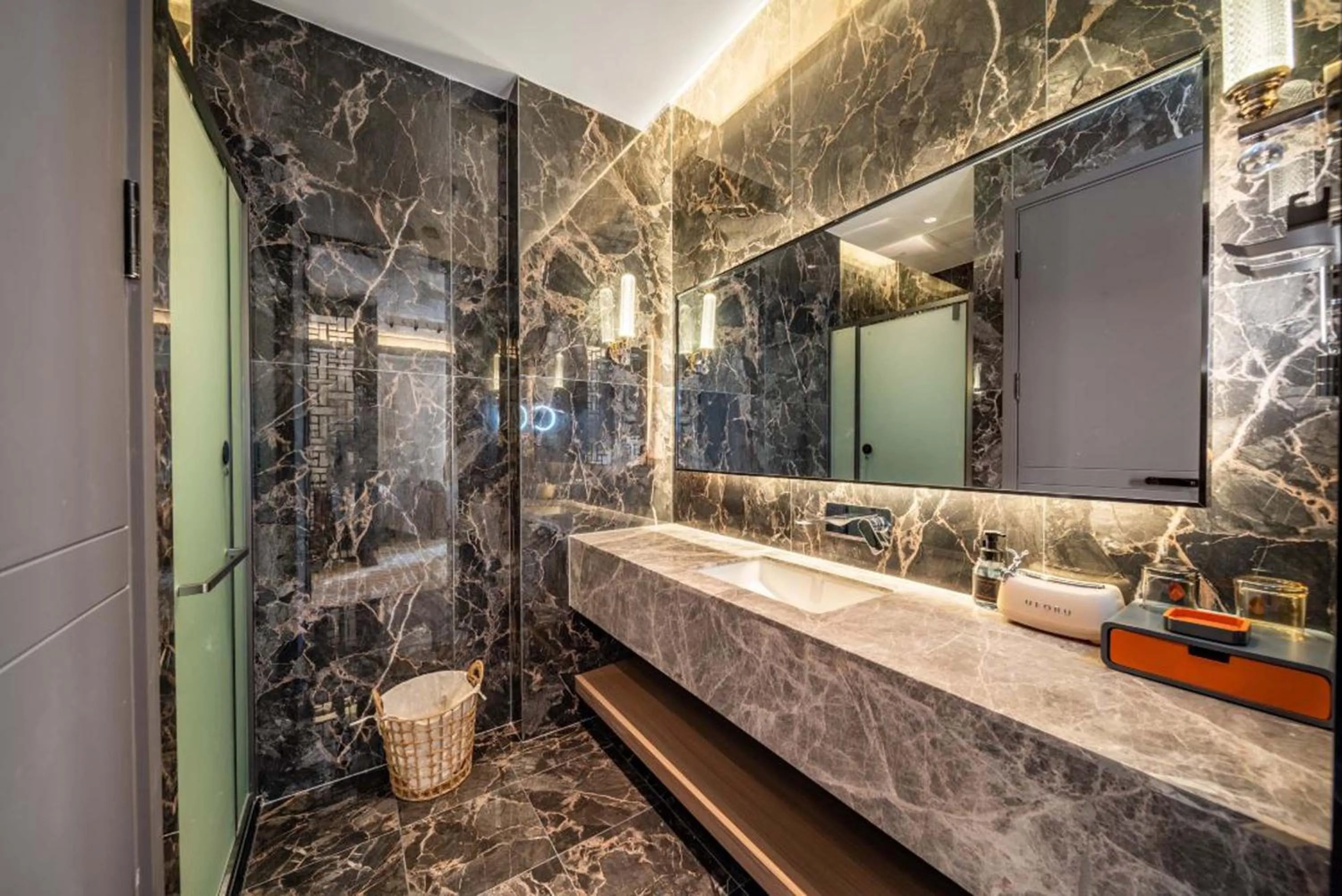 Shower in Pilot Hotel