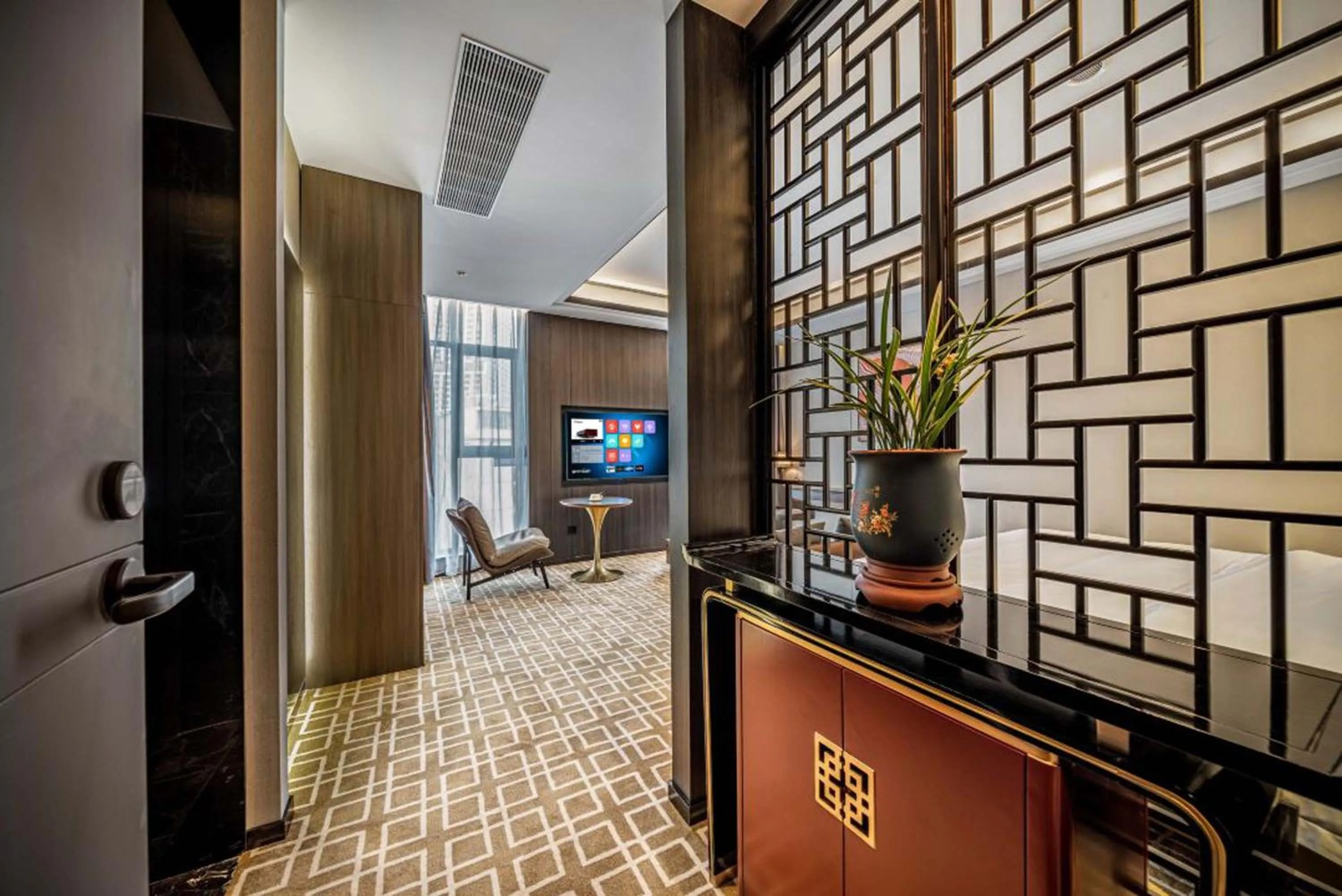 TV and multimedia in Pilot Hotel