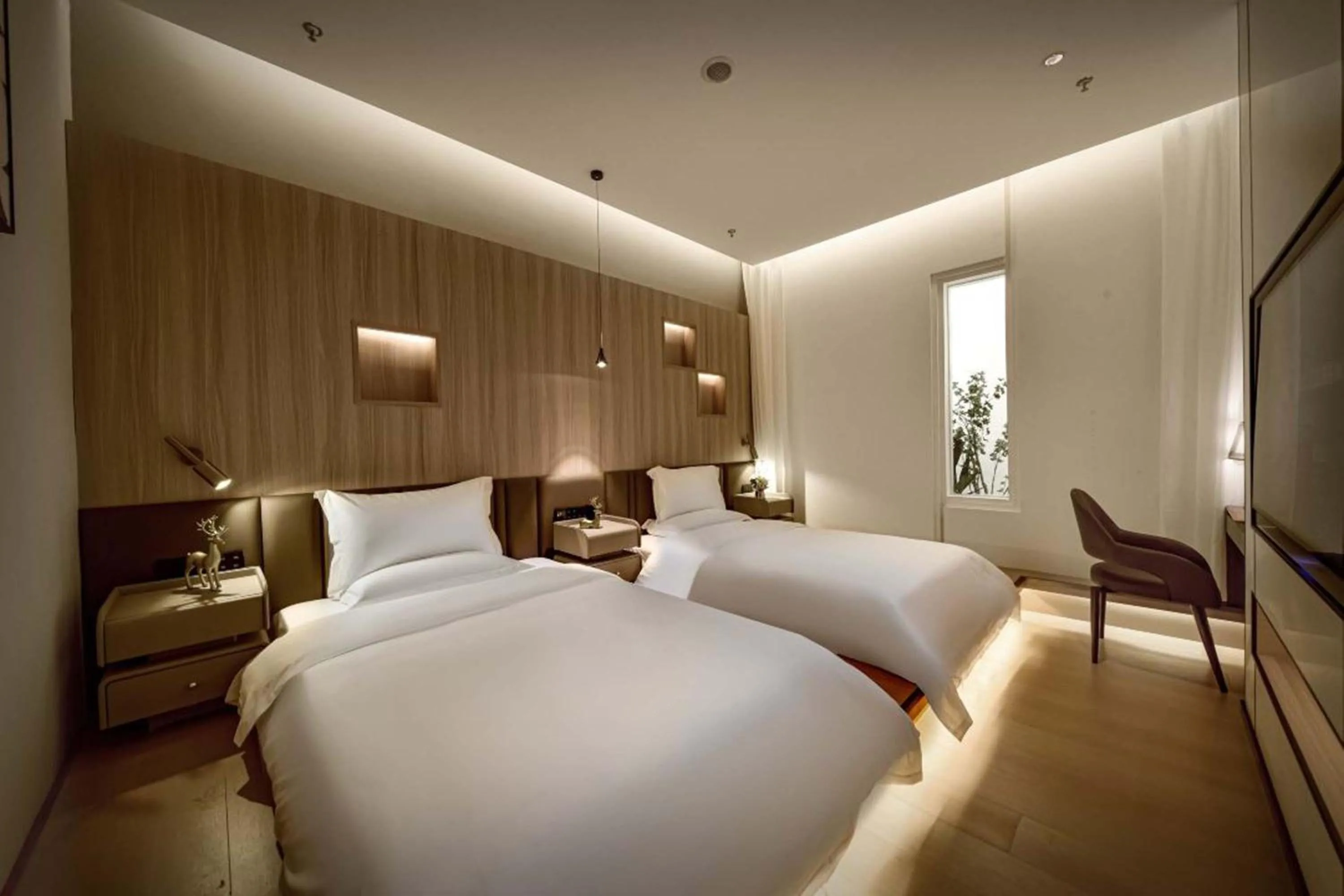Bed in Pilot Hotel