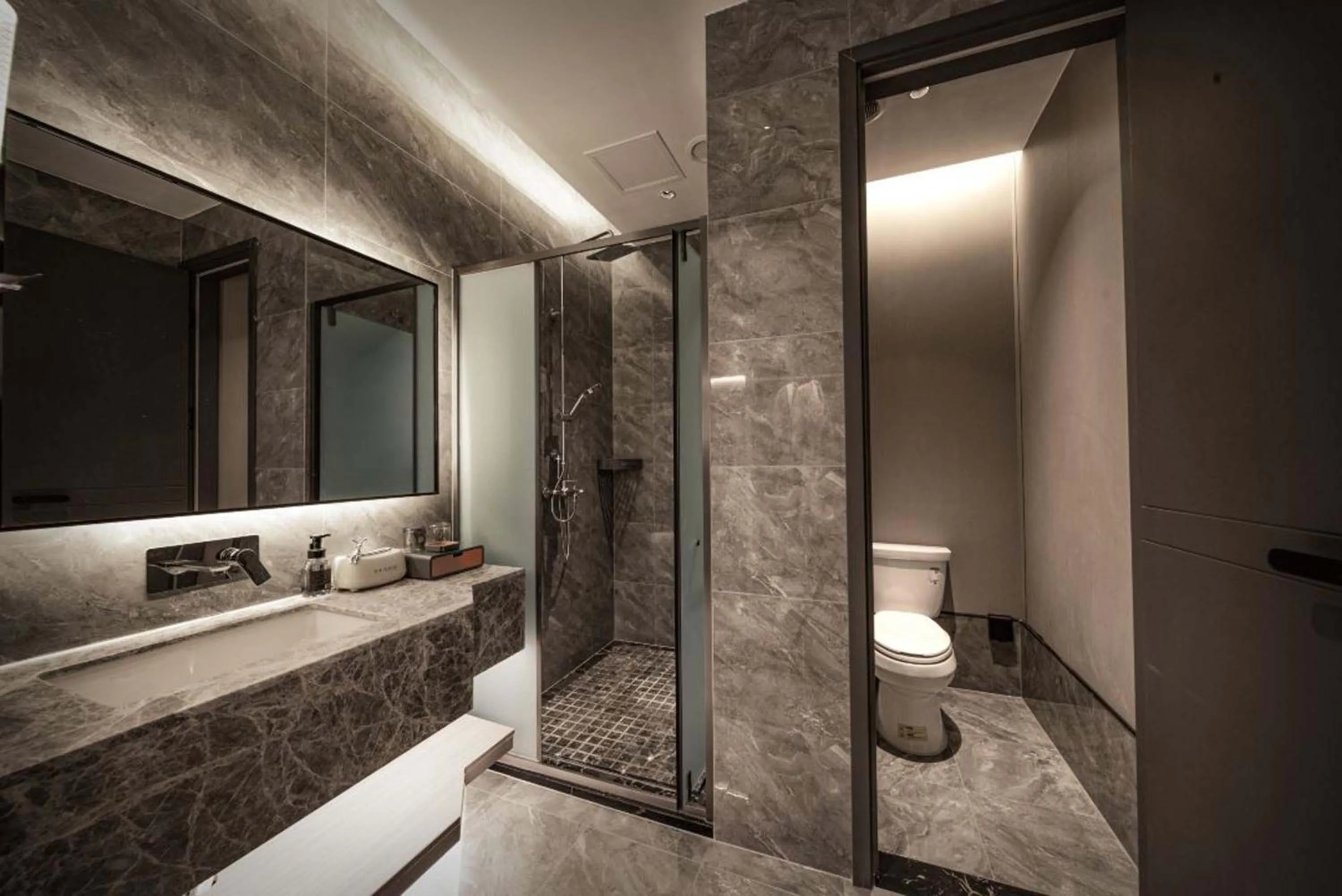 Shower in Pilot Hotel
