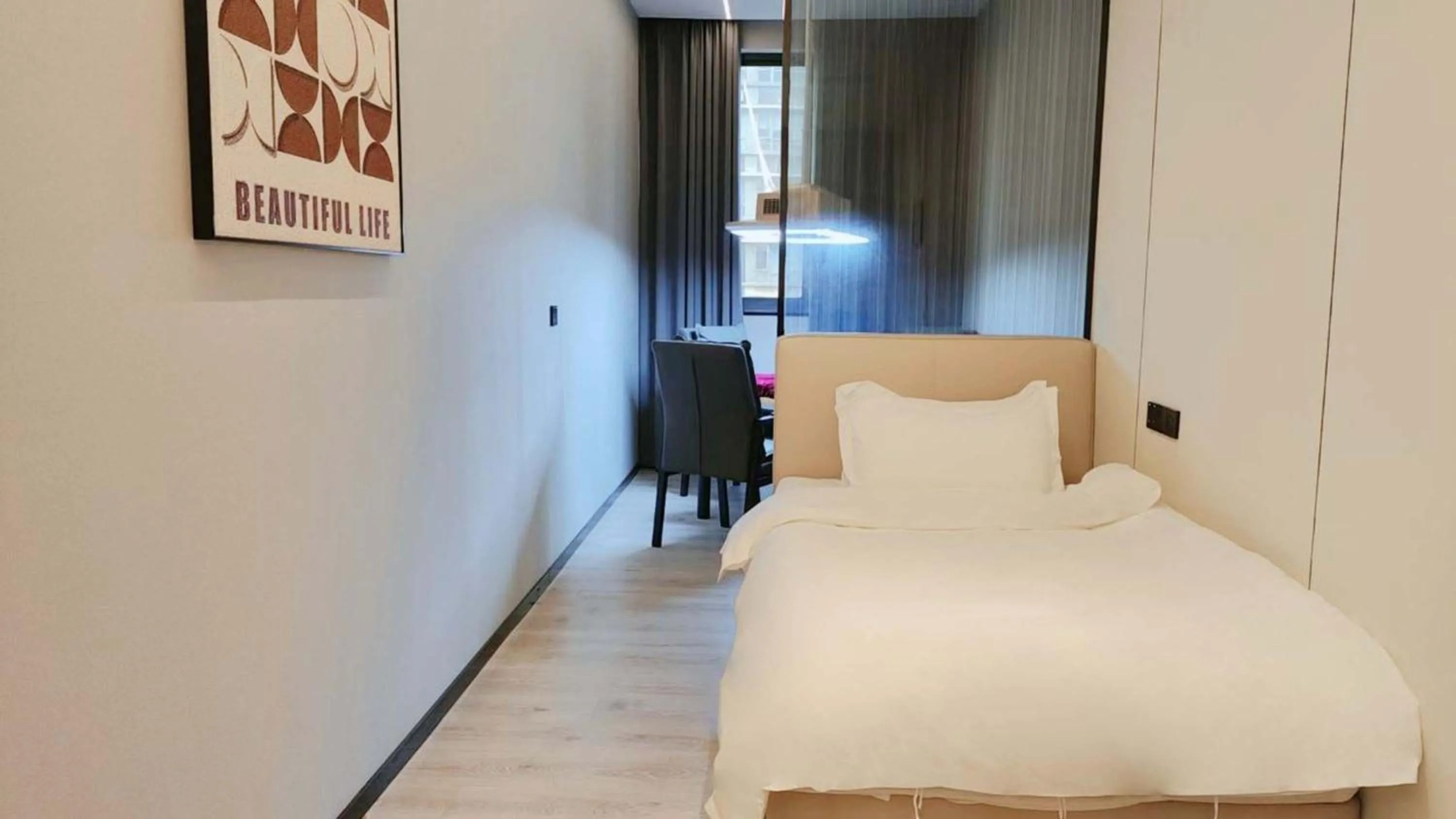 Bed in Pilot Hotel