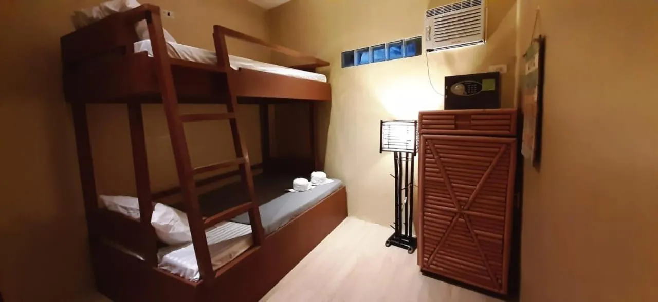 Bed in Amadeus and Isabel Inn