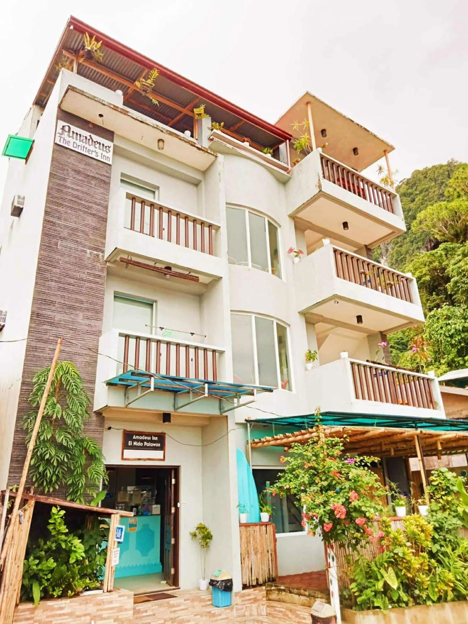 Garden in Amadeus and Isabel Inn