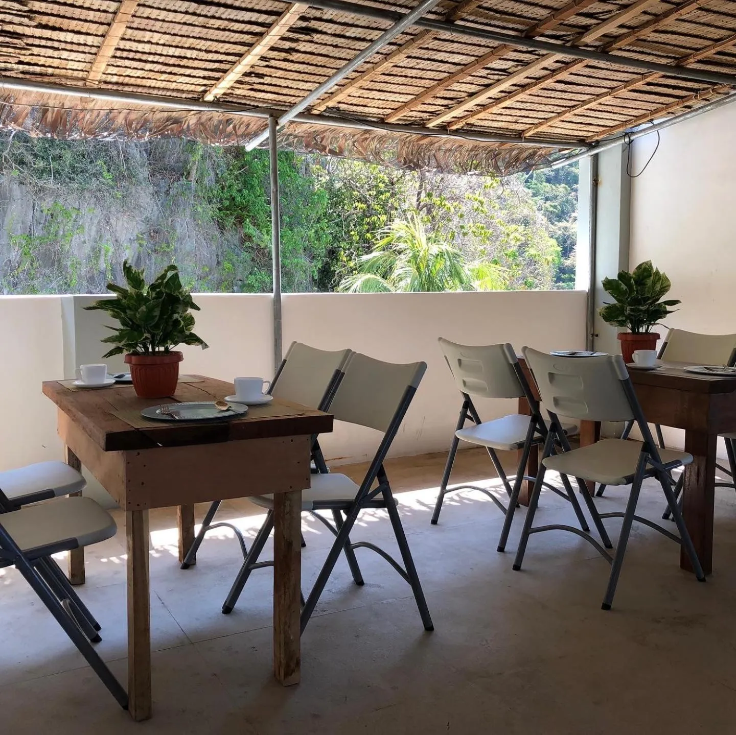 Day in Amadeus and Isabel Inn