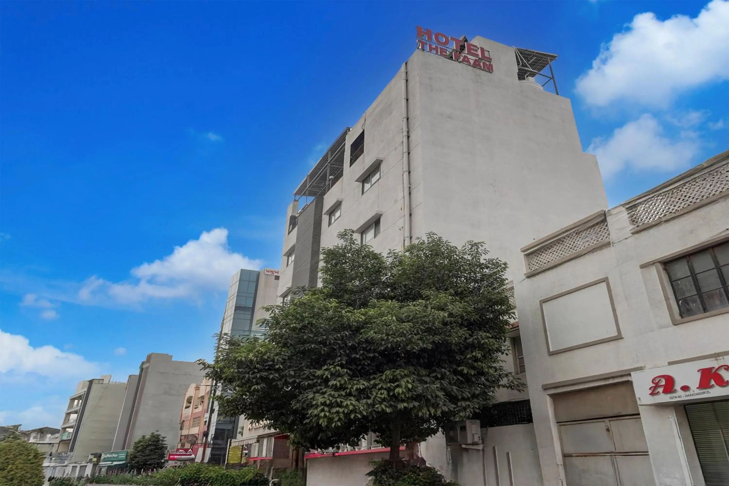 Facade/entrance in Hotel O The Faam