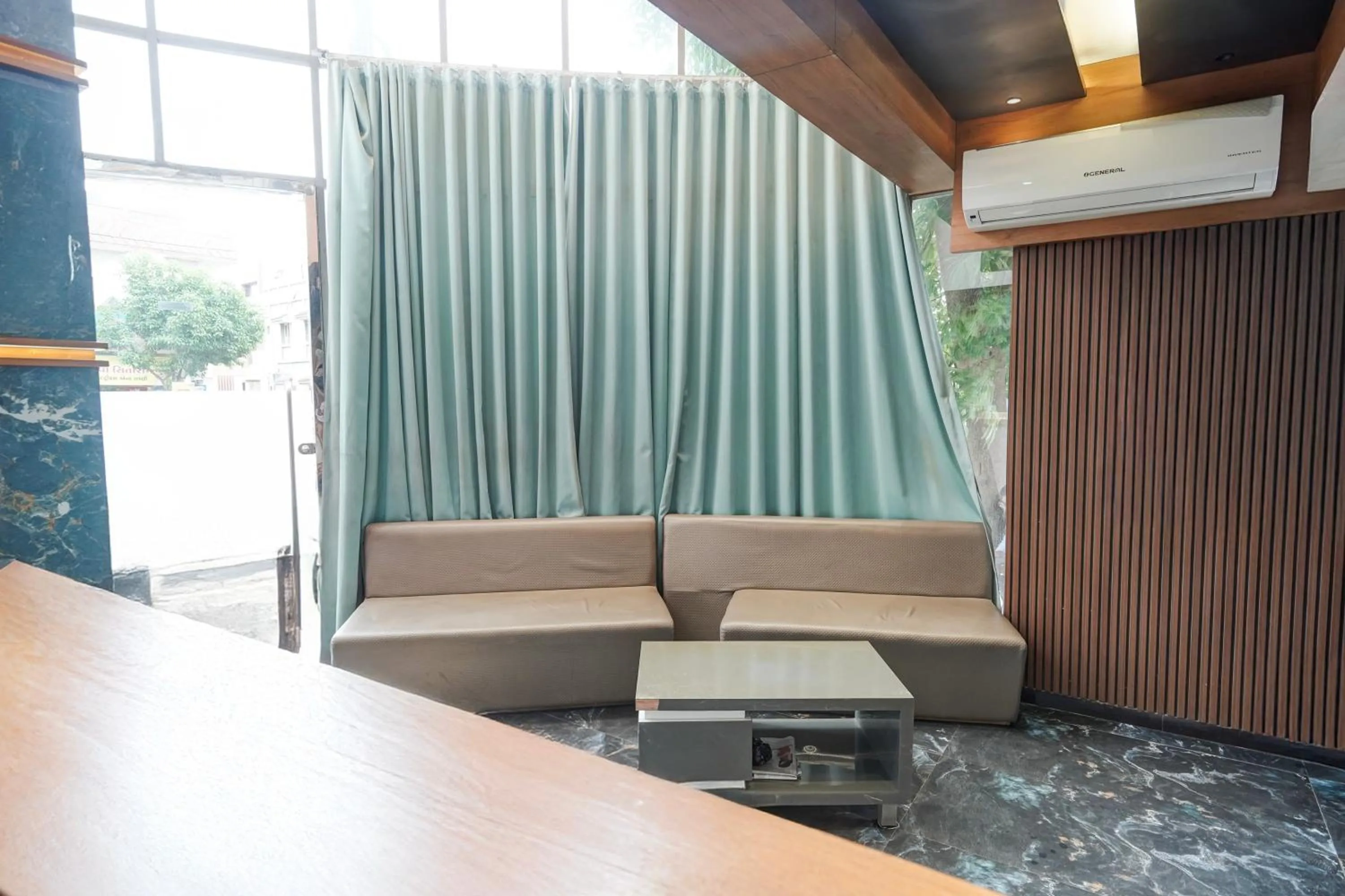 Facade/entrance in Hotel O The Faam