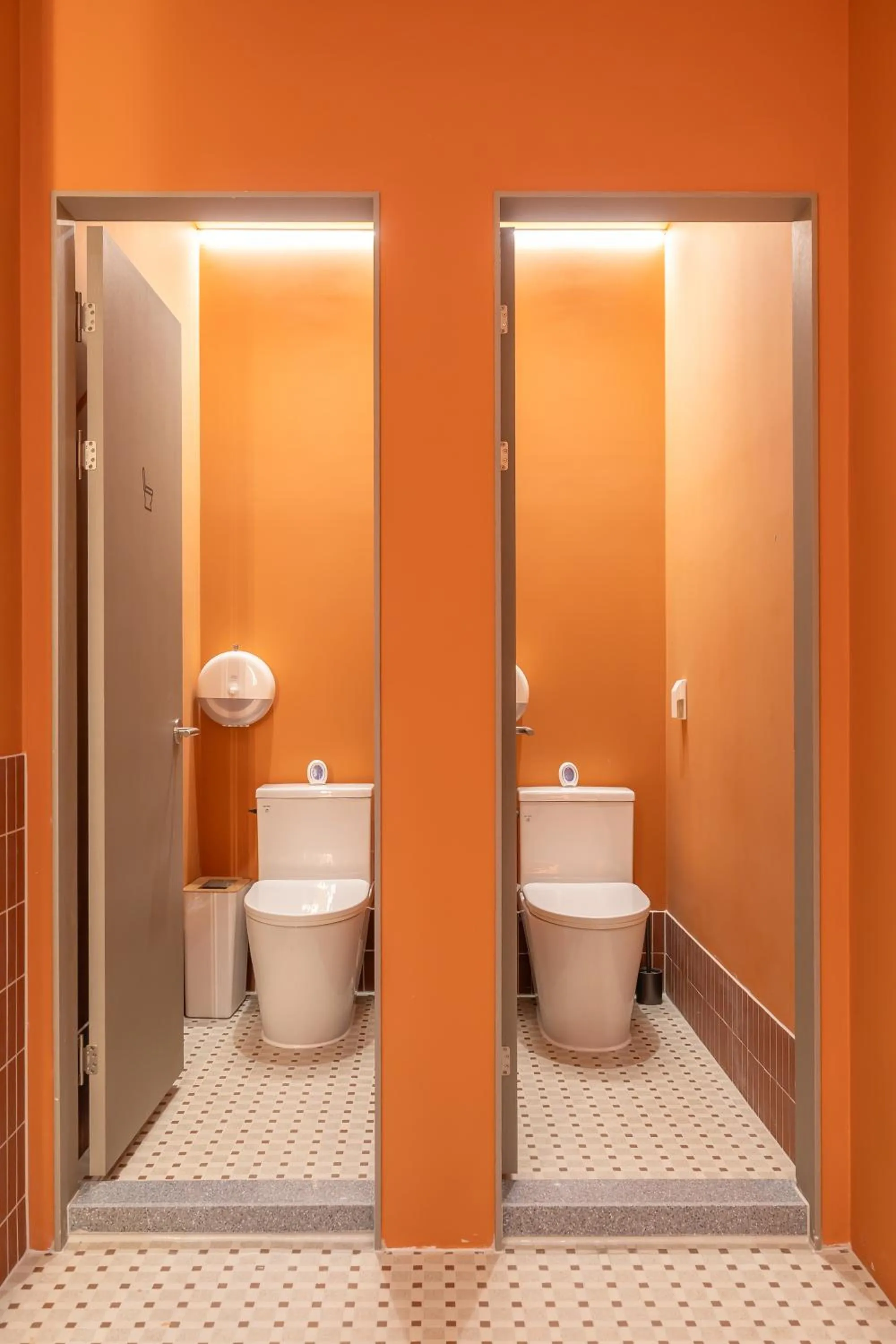 Toilet in THE EXTAY Lounge Jongno