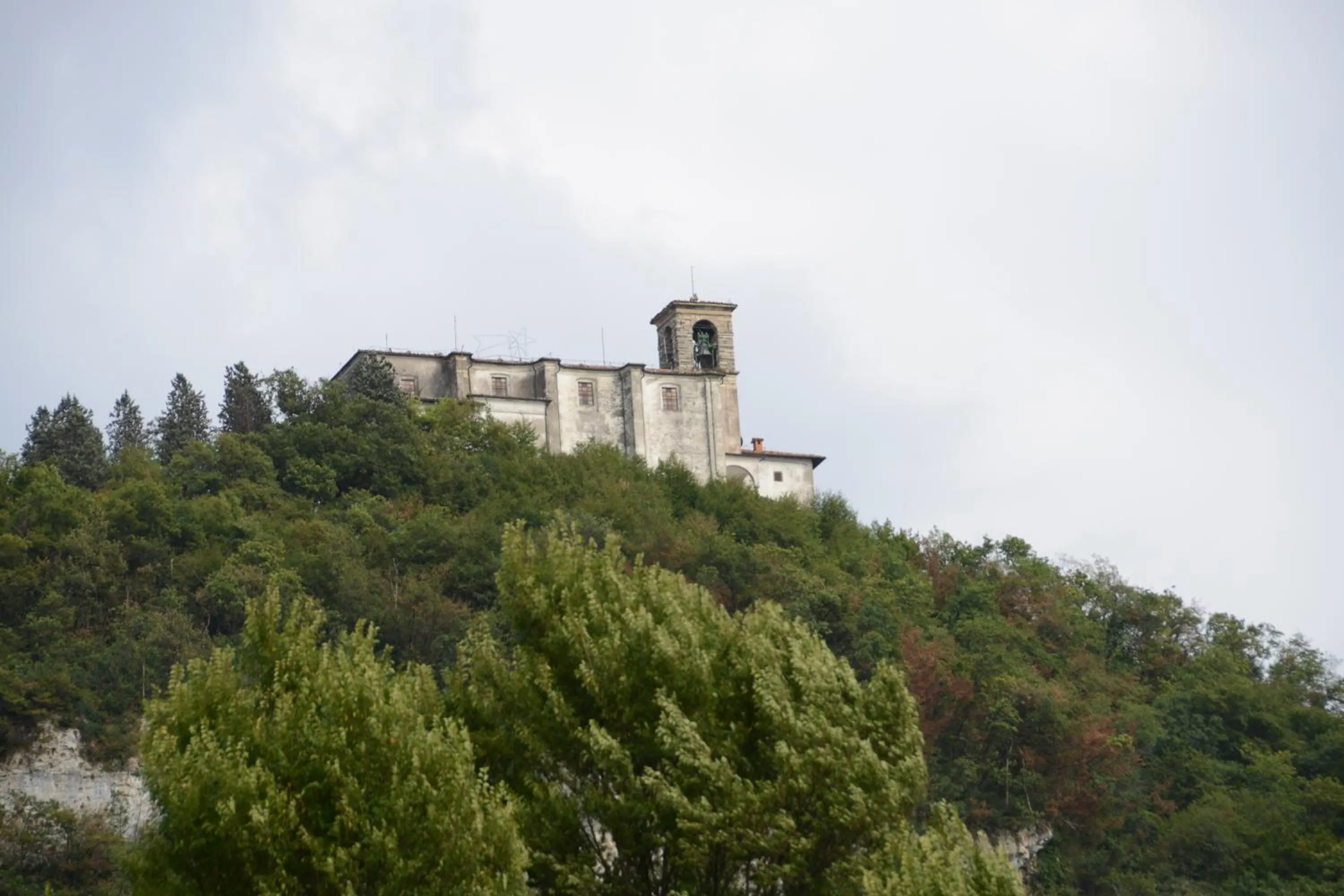 Nearby landmark in La Perla