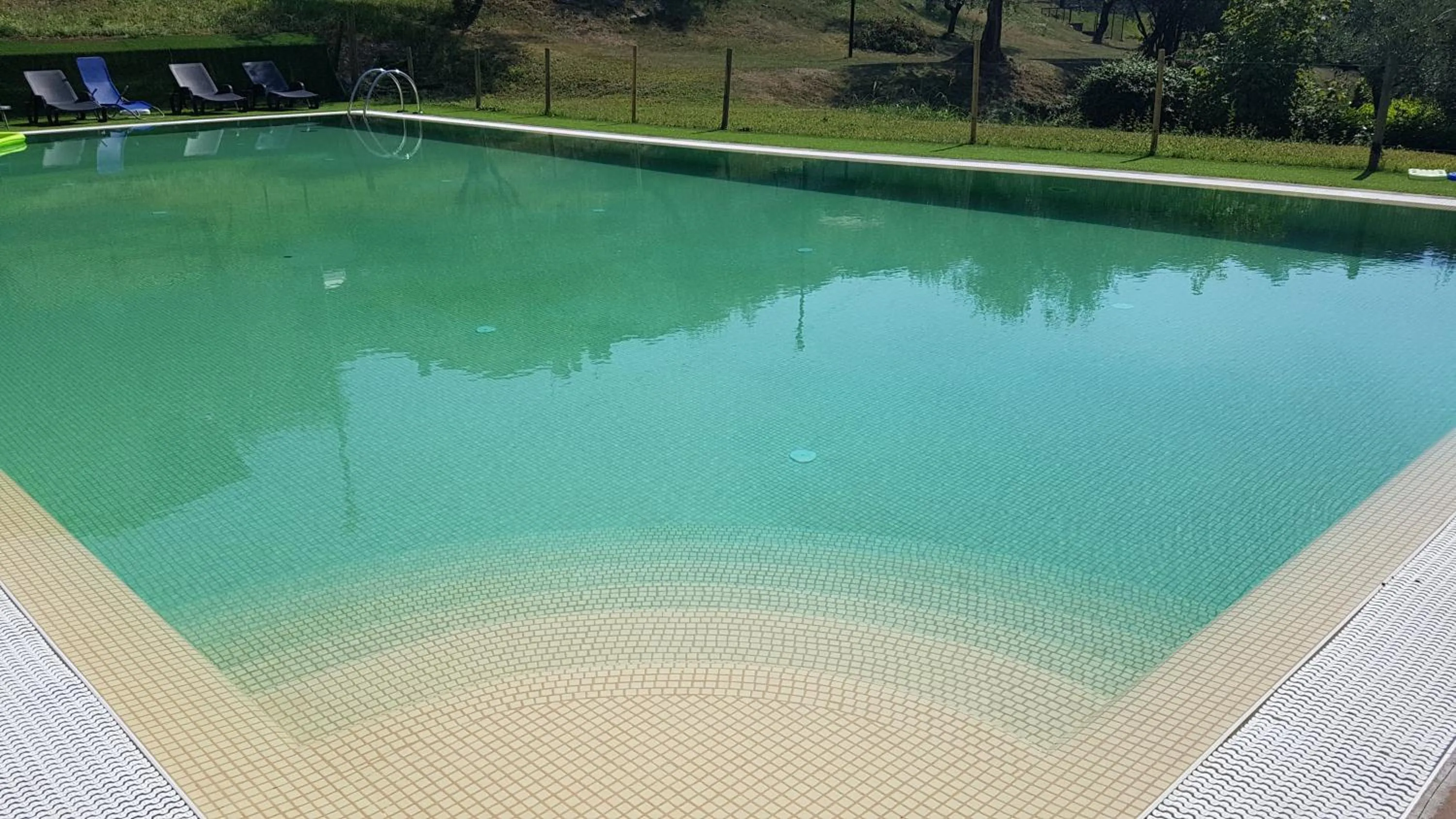 Swimming pool in La Perla
