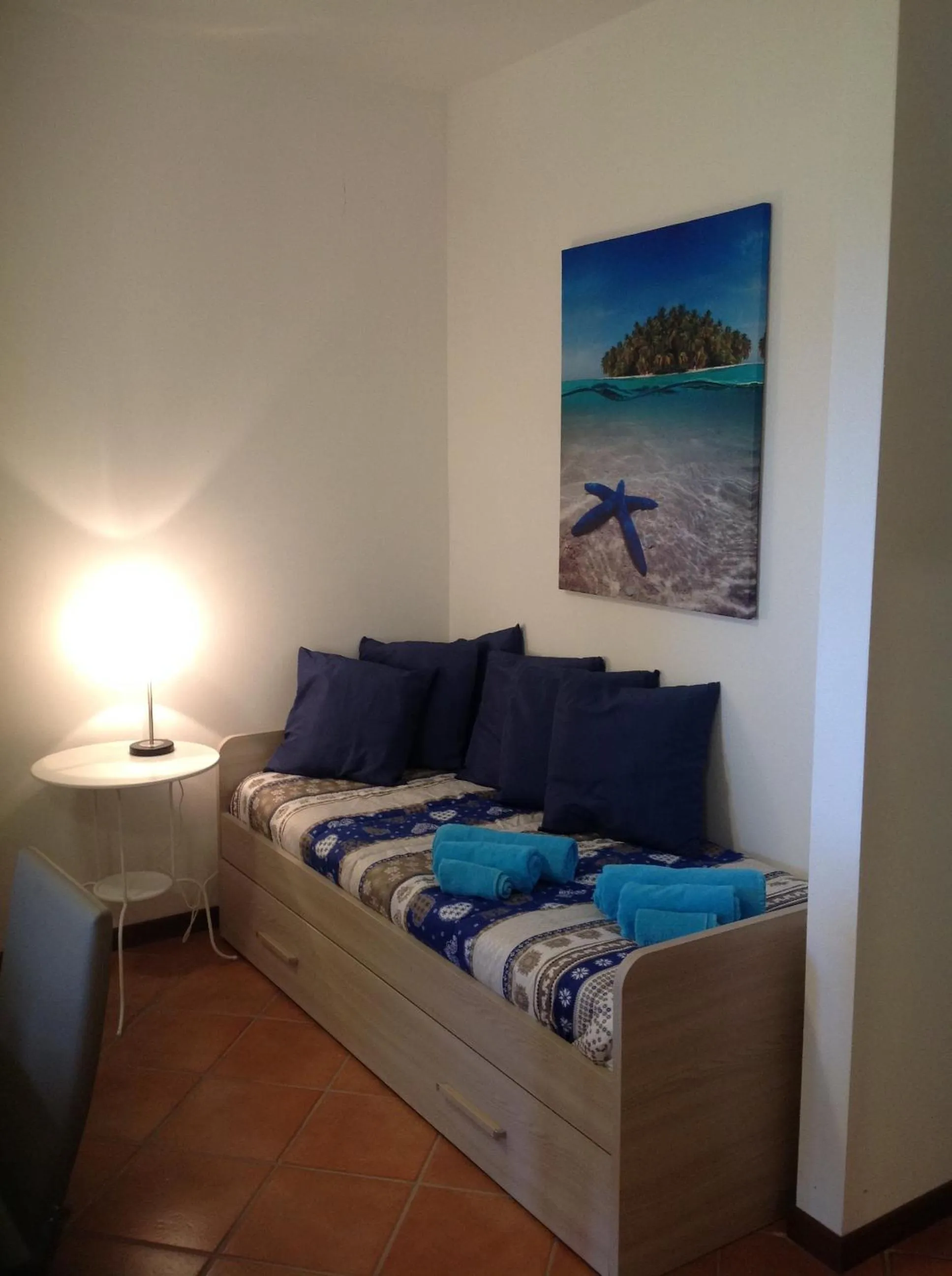 Living room, Bed in La Perla