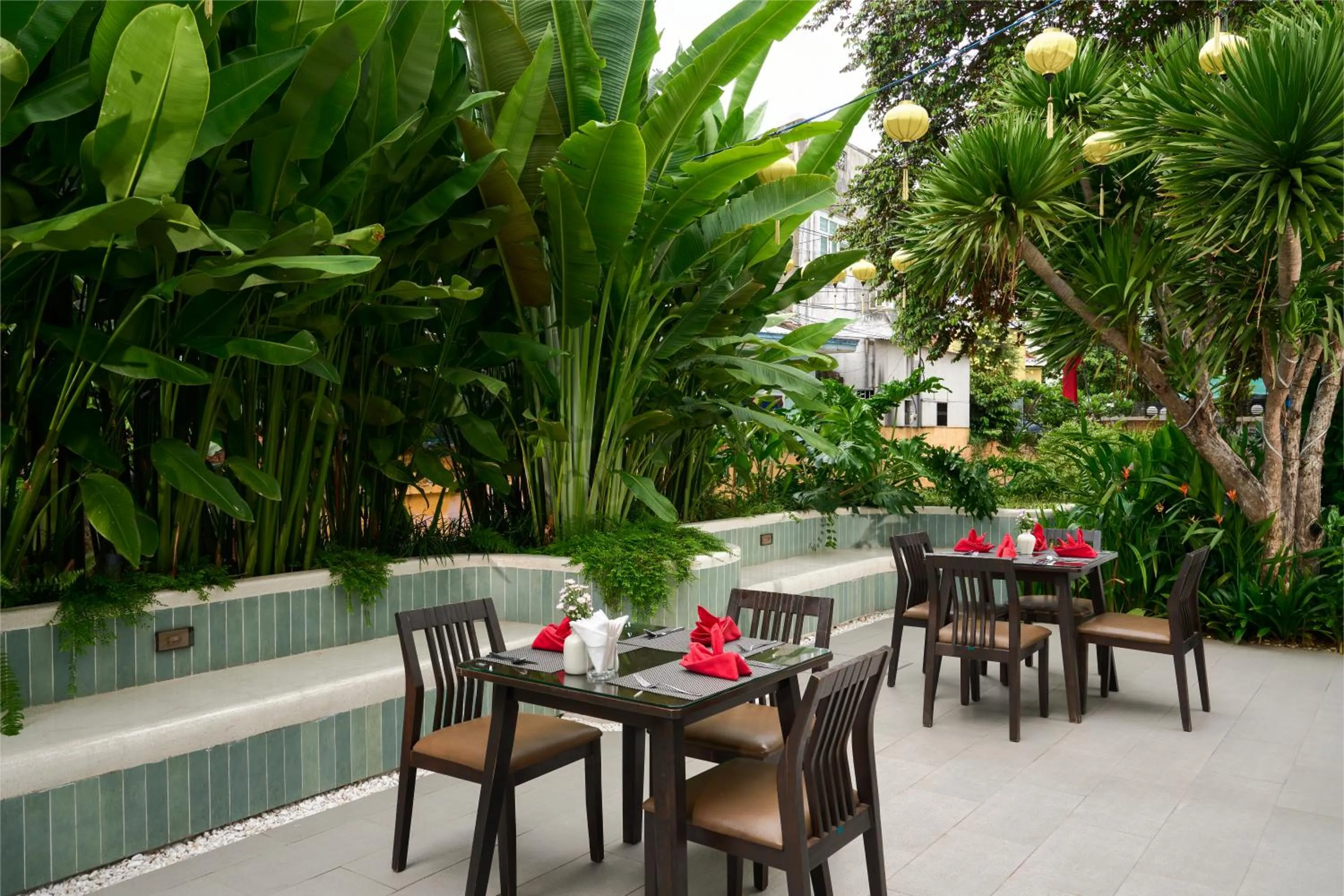 Restaurant/places to eat in Banana Garden Villa