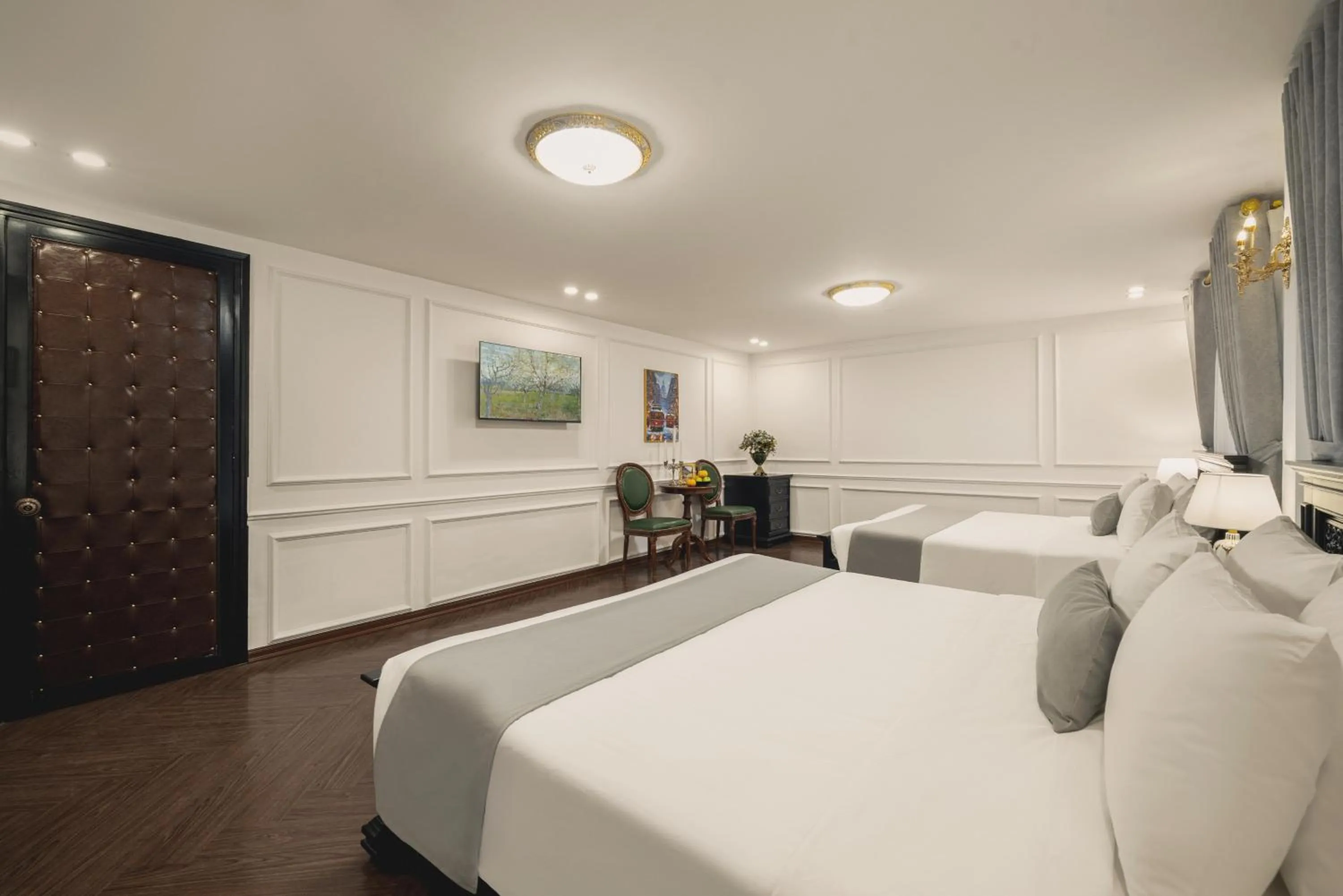 Bed in Vina Vintage Hotel