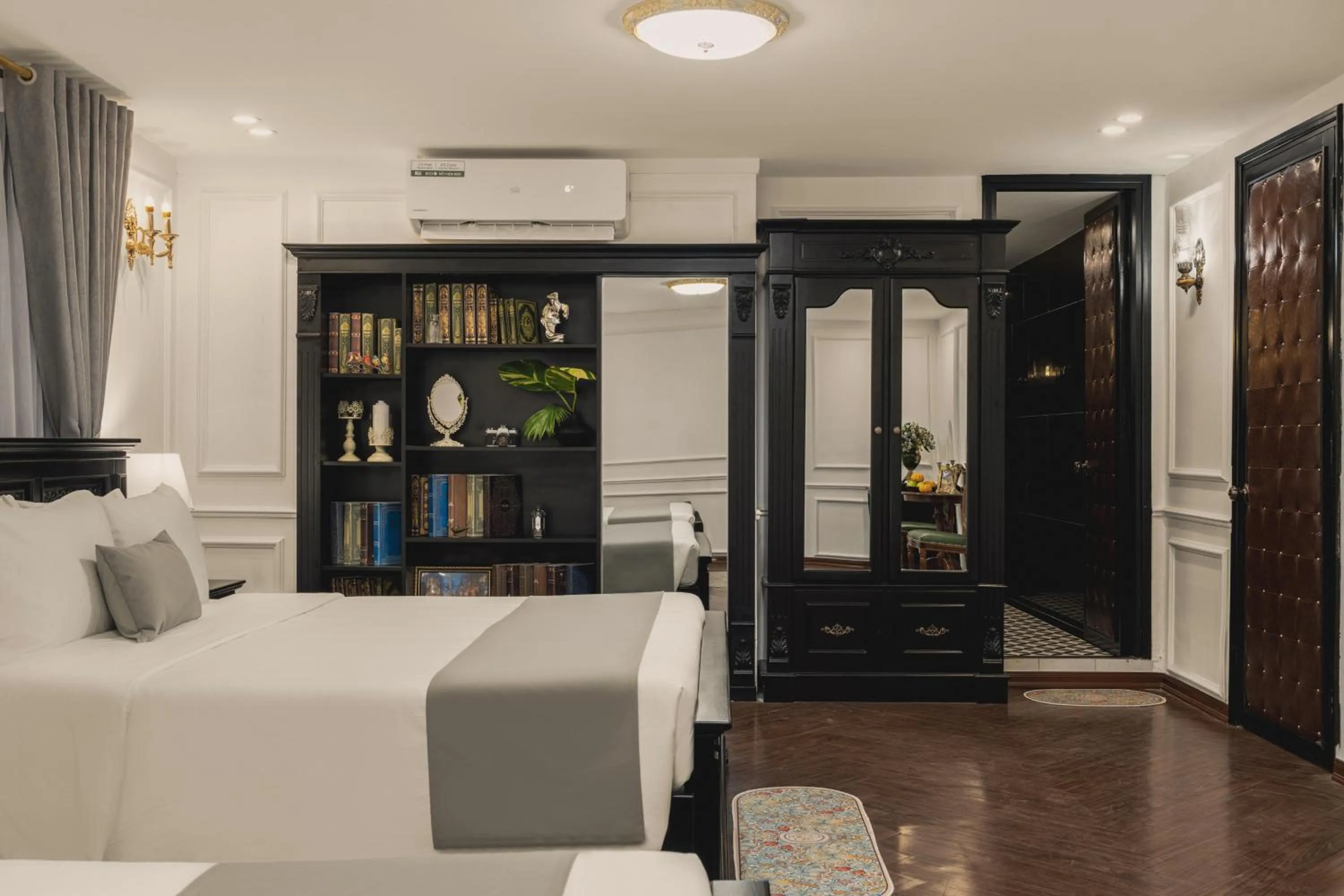 Photo of the whole room in Vina Vintage Hotel