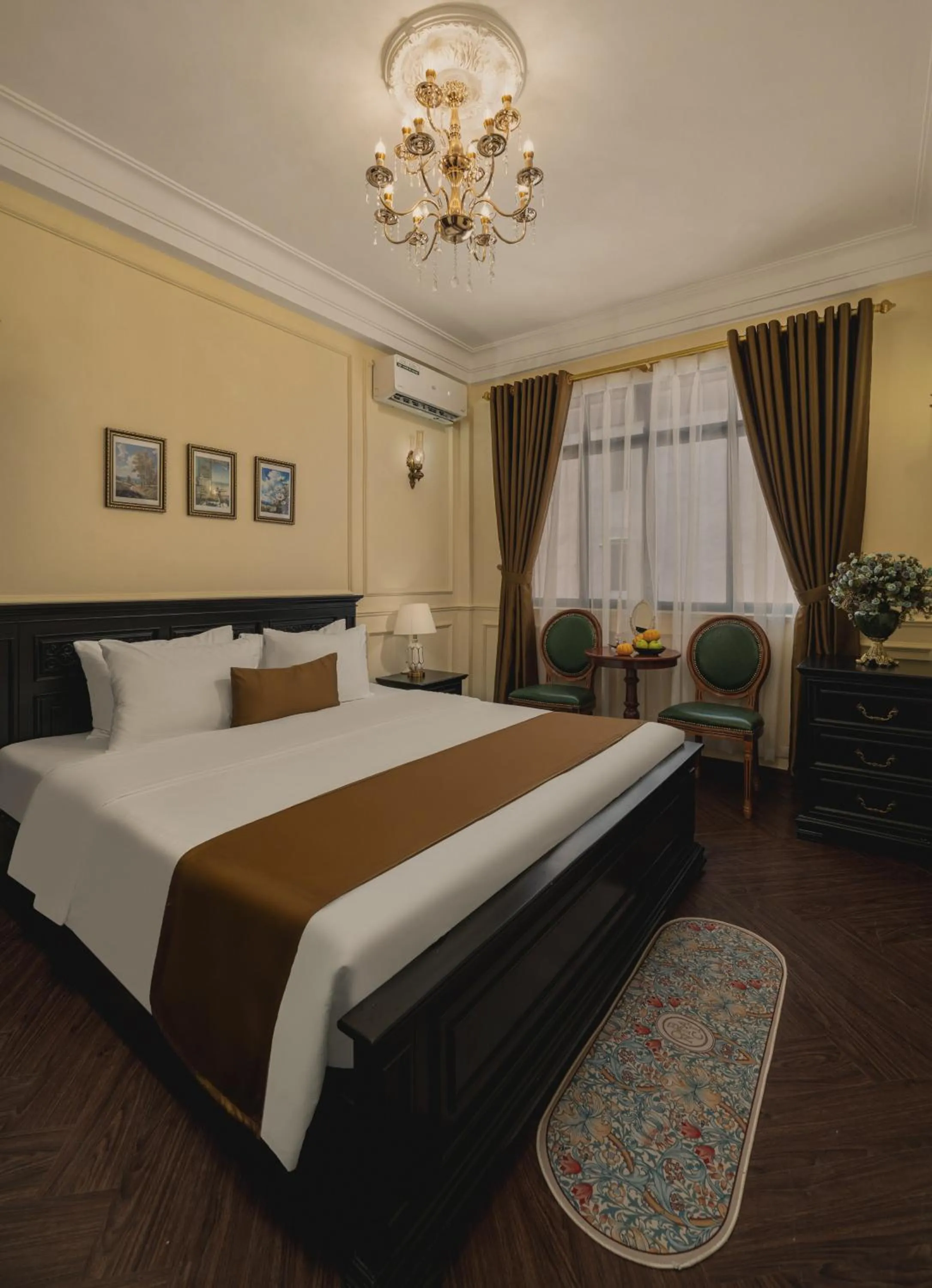 Bed in Vina Vintage Hotel