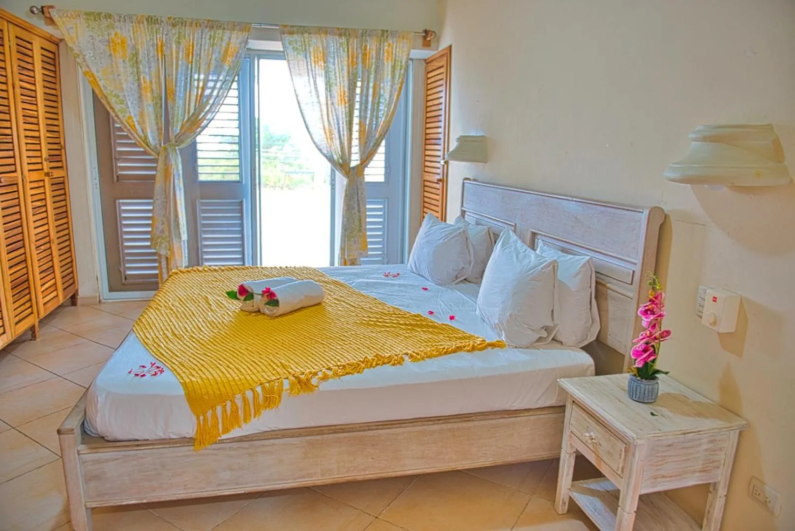 Property building, Bed in Hoteles Josefina