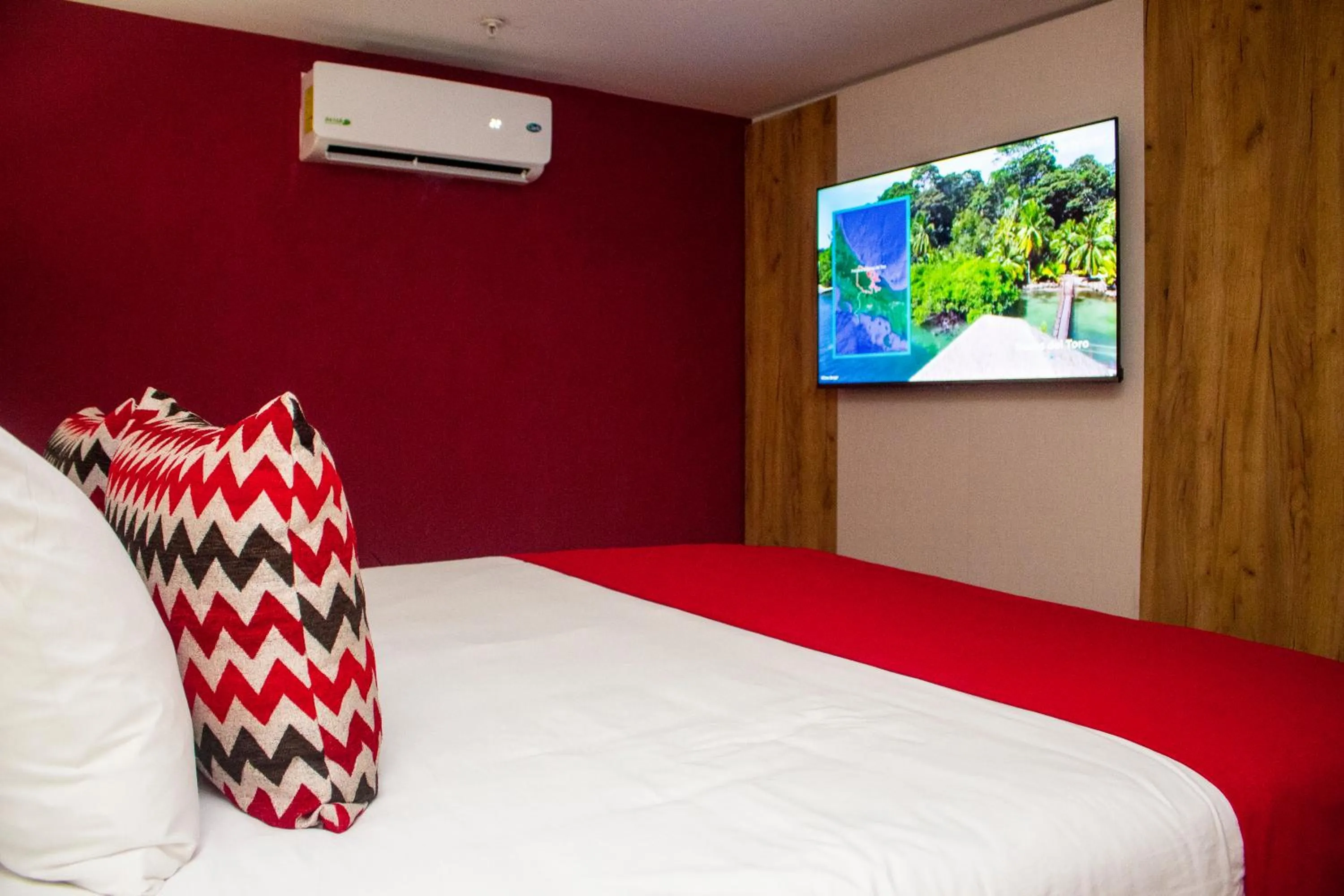 Bedroom, Bed in Ramada by Wyndham Panama Via Argentina