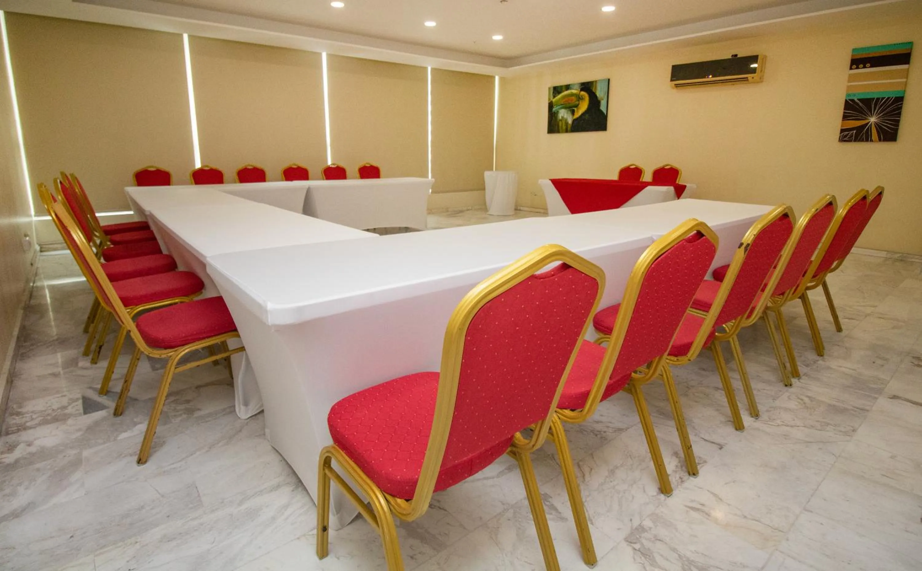 Meeting/conference room in Ramada by Wyndham Panama Via Argentina