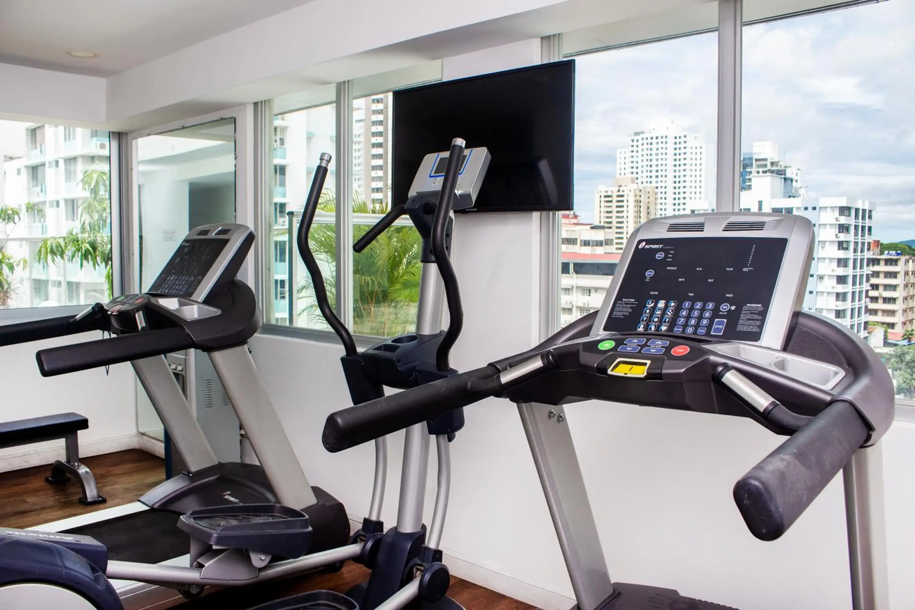 Fitness centre/facilities in Ramada by Wyndham Panama Via Argentina Fitness centre/facilities in Ramada by Wyndham Panama Via Argentina
