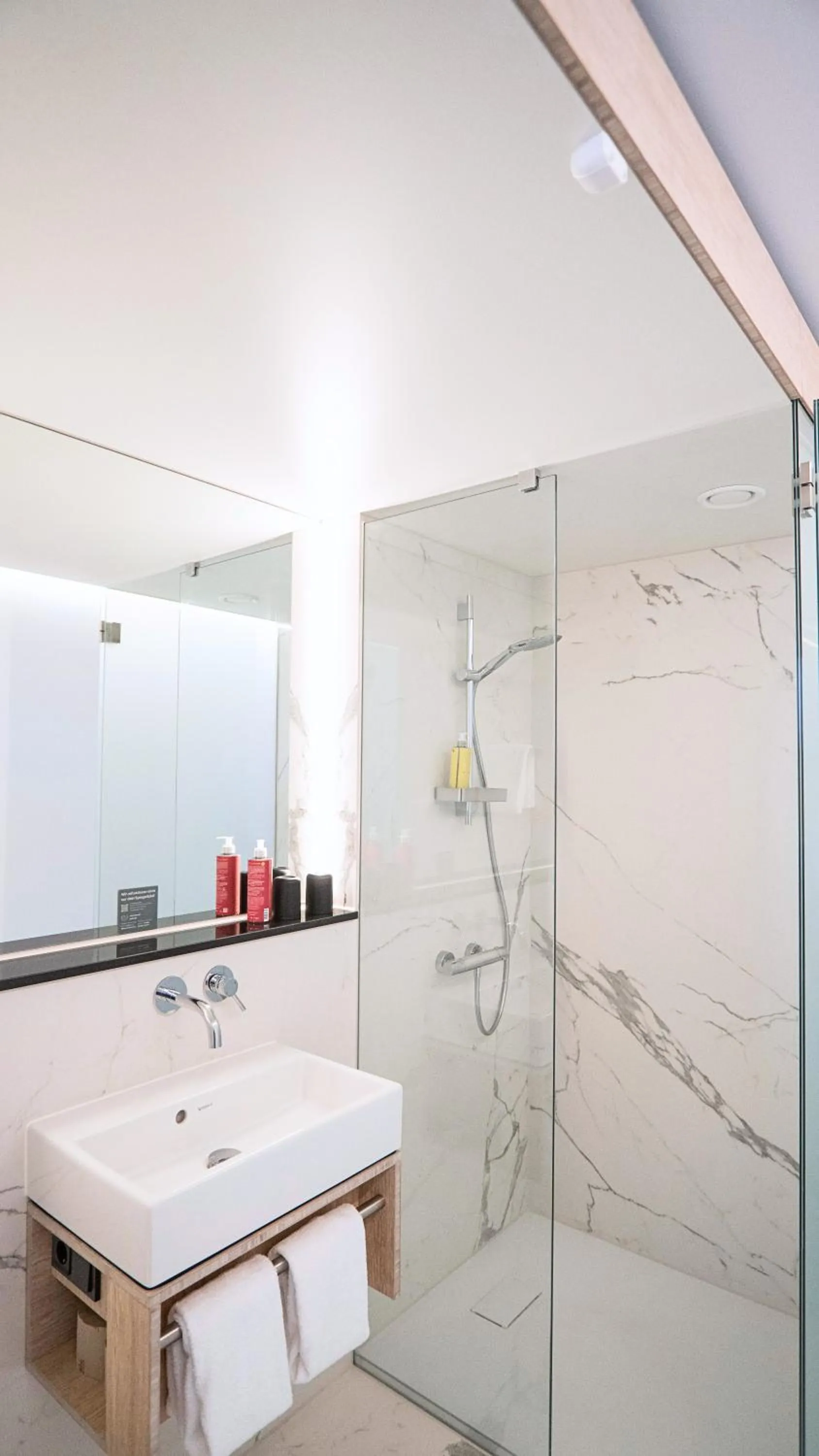 Bathroom in TIN INN Nettetal-Kaldenkirchen