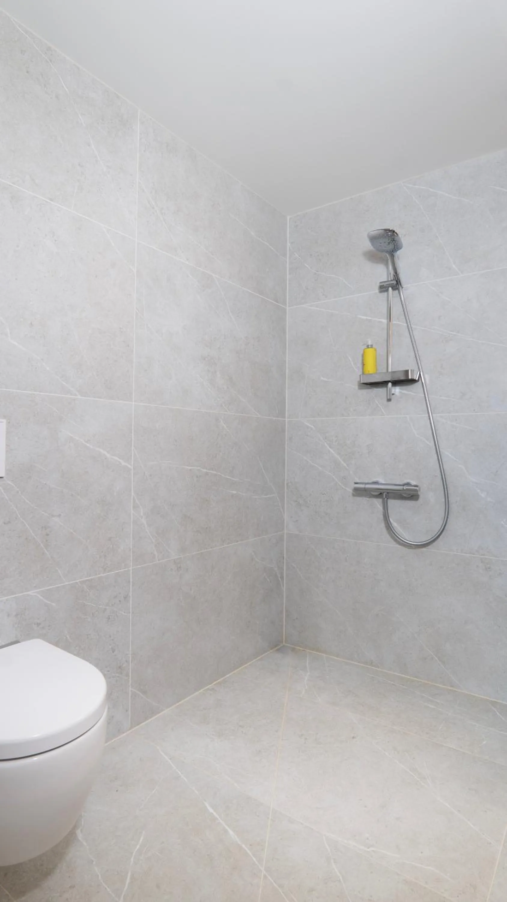 Shower in TIN INN Nettetal-Kaldenkirchen