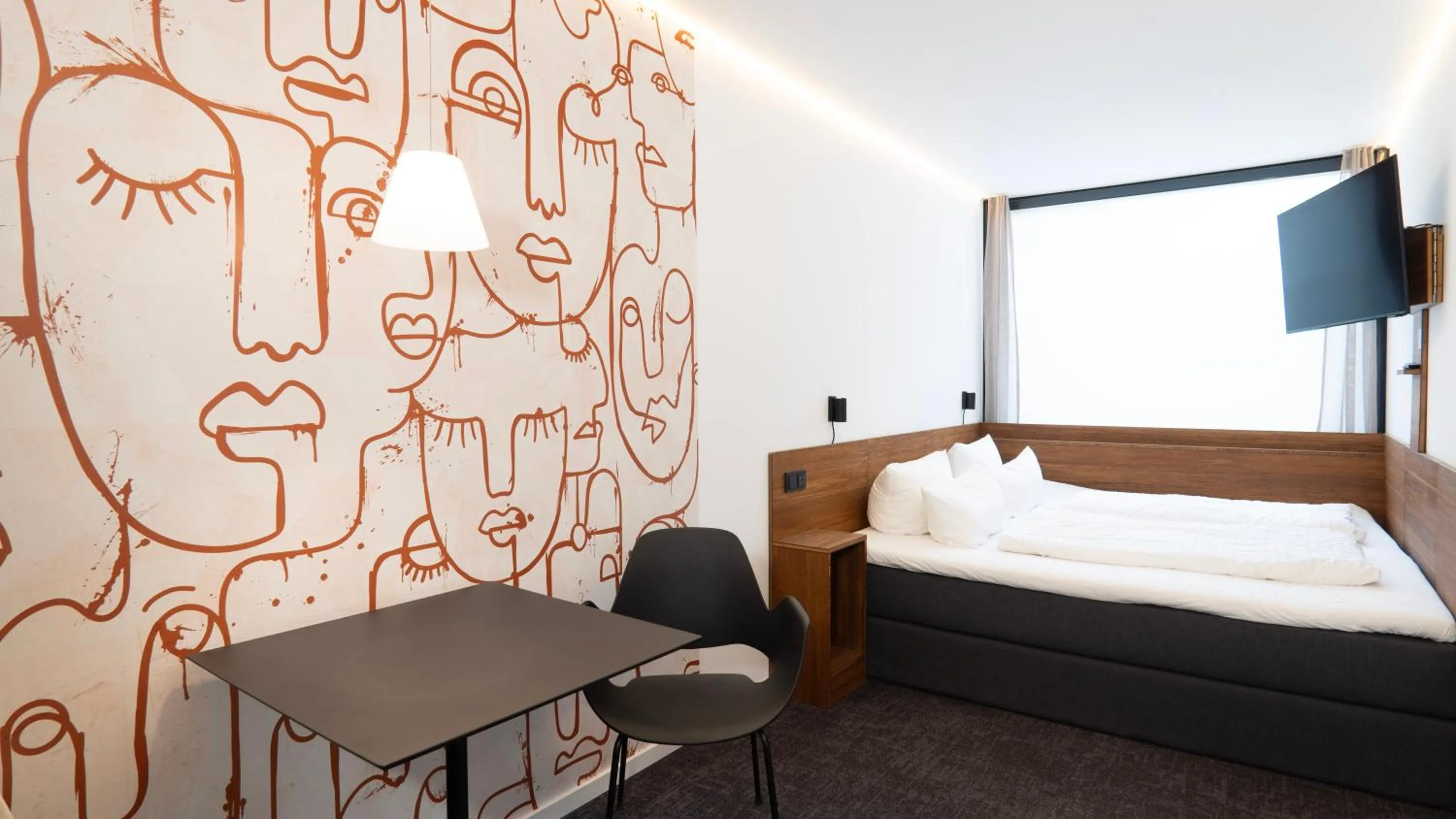 Photo of the whole room, Bed in TIN INN Nettetal-Kaldenkirchen