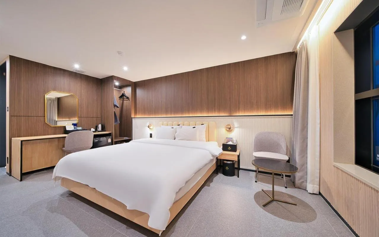 Deluxe Double Room in Suwon Hound Hotel