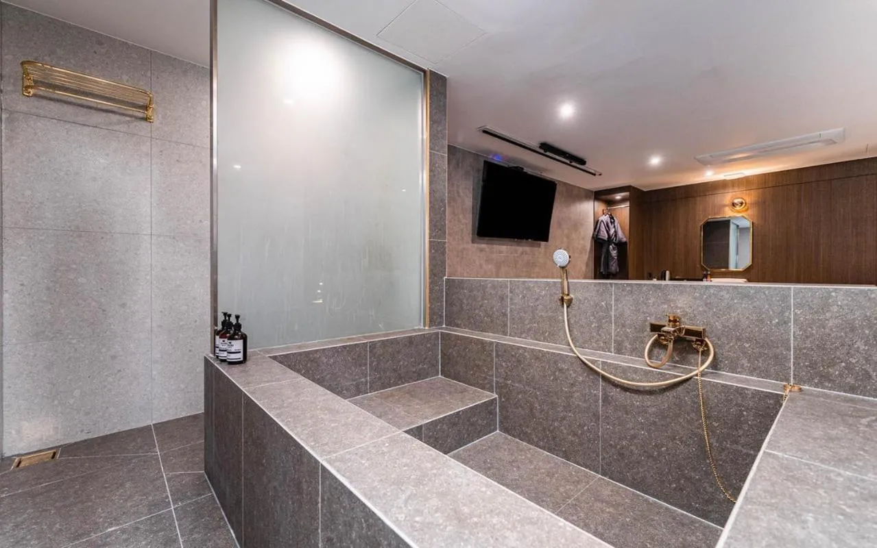 Suwon Hound Hotel