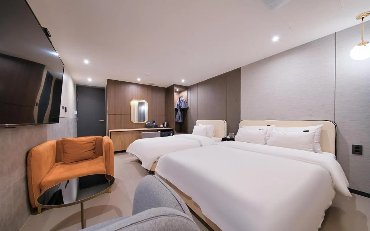 Superior Twin Room in Suwon Hound Hotel